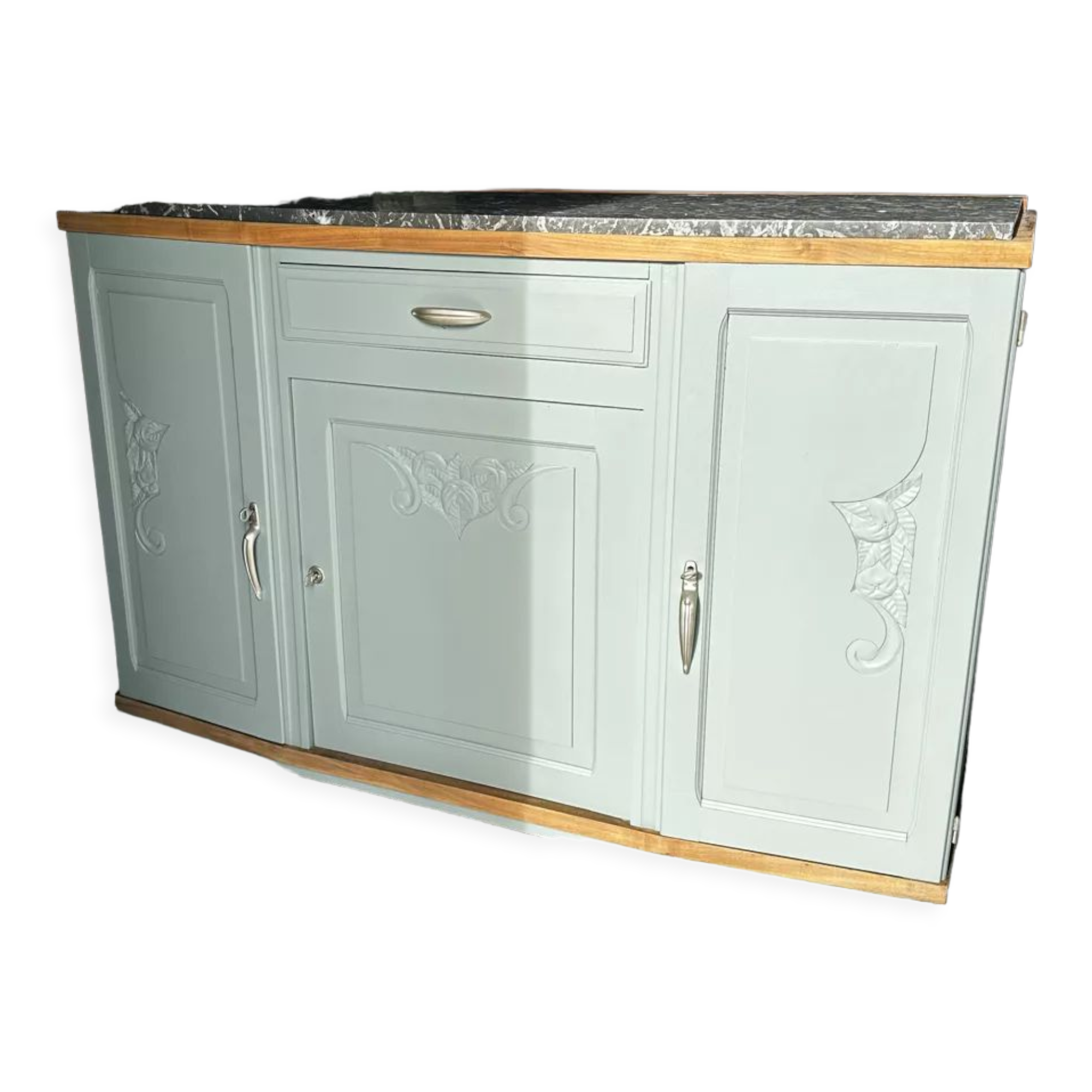 Bahut art deco revamped