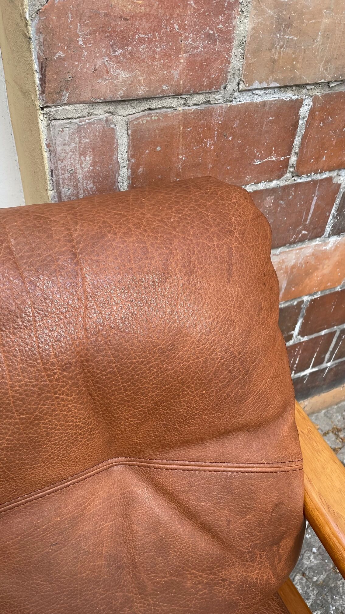 HS Denmark sofa in leather and teak from the 60s