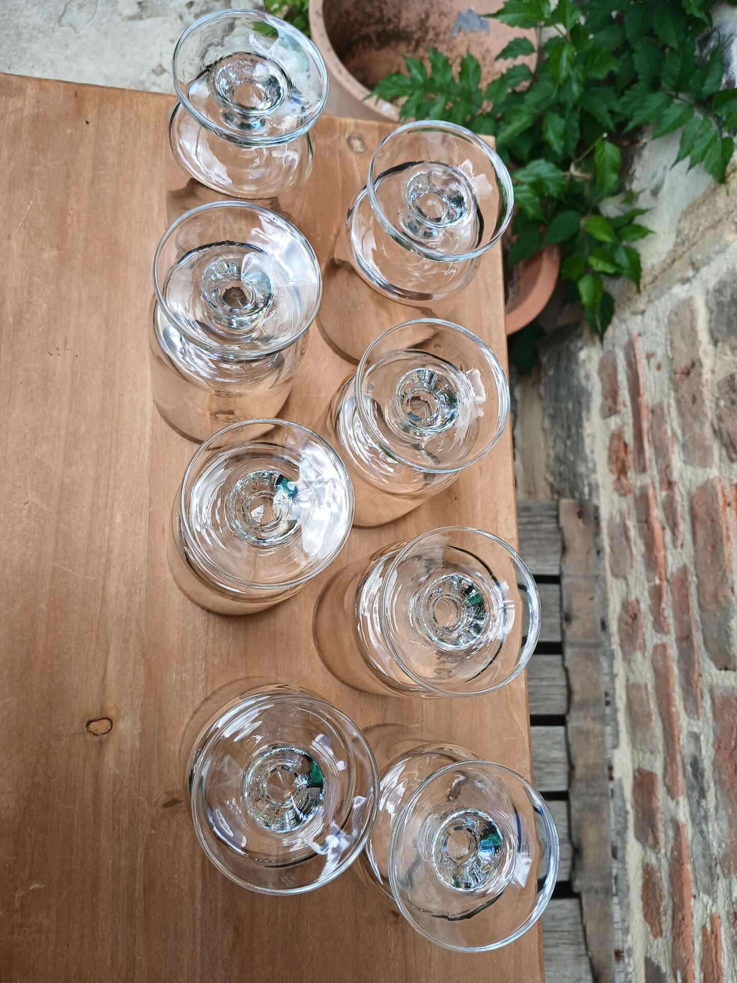 8 verres à pied vintages