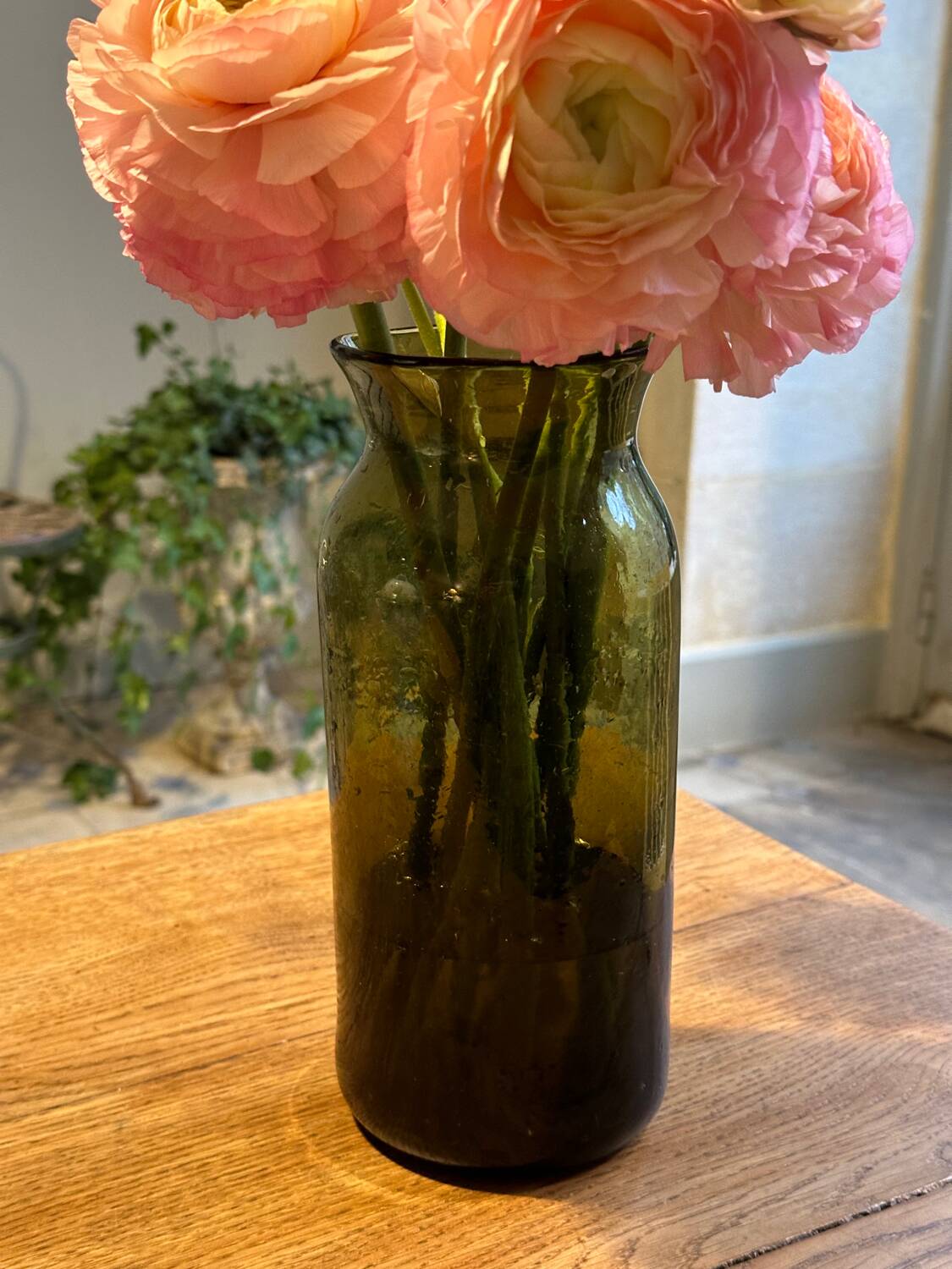 Blown glass vase in green colour
