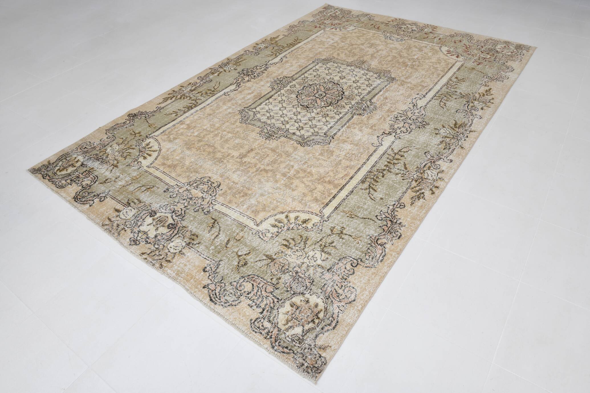 7x10 Turkish Cream & Green Persian Rug, 209x319Cm