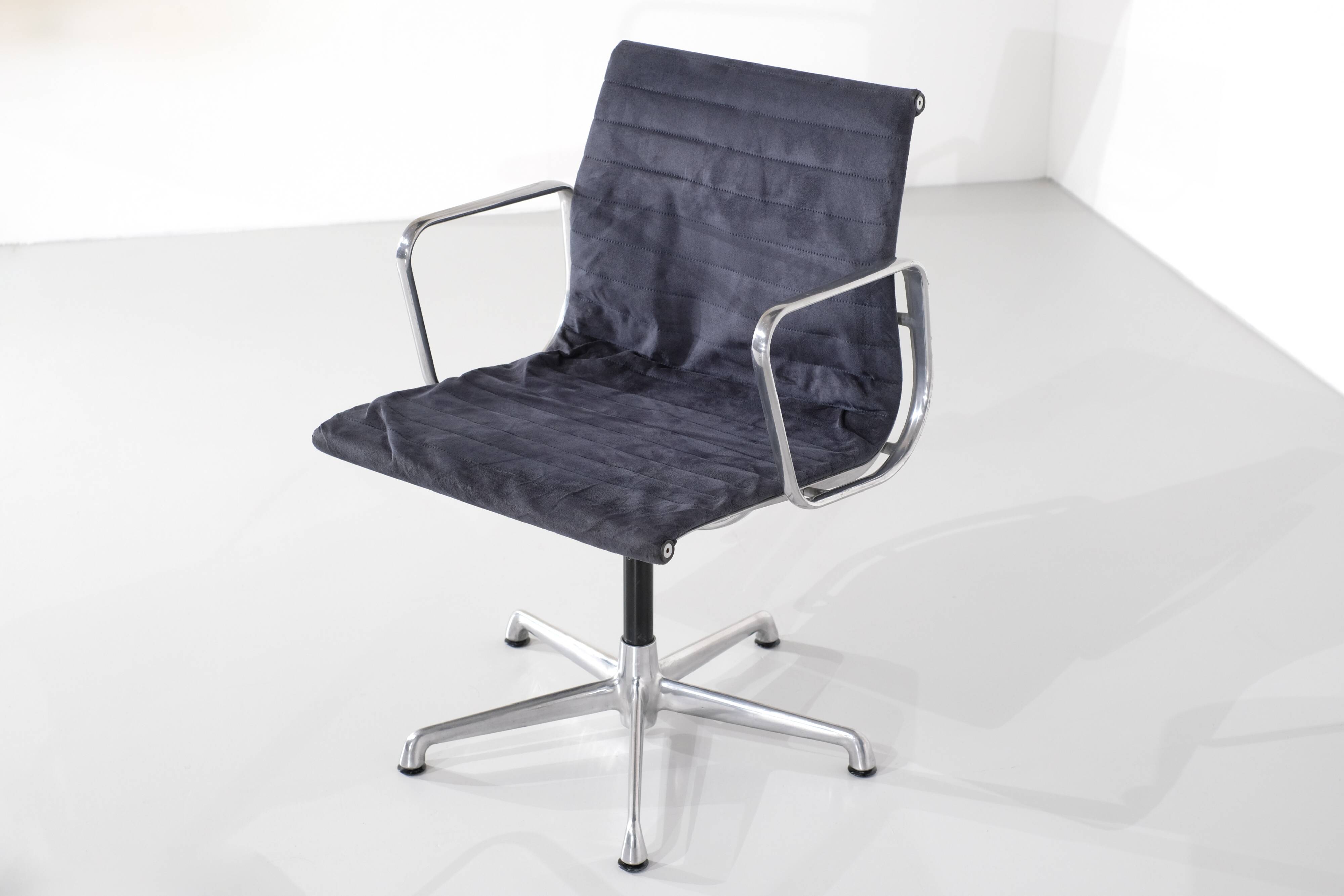 Ensemble de fauteuils " EA 103 " de Charles Ray Eames pour ICF USA, 1969