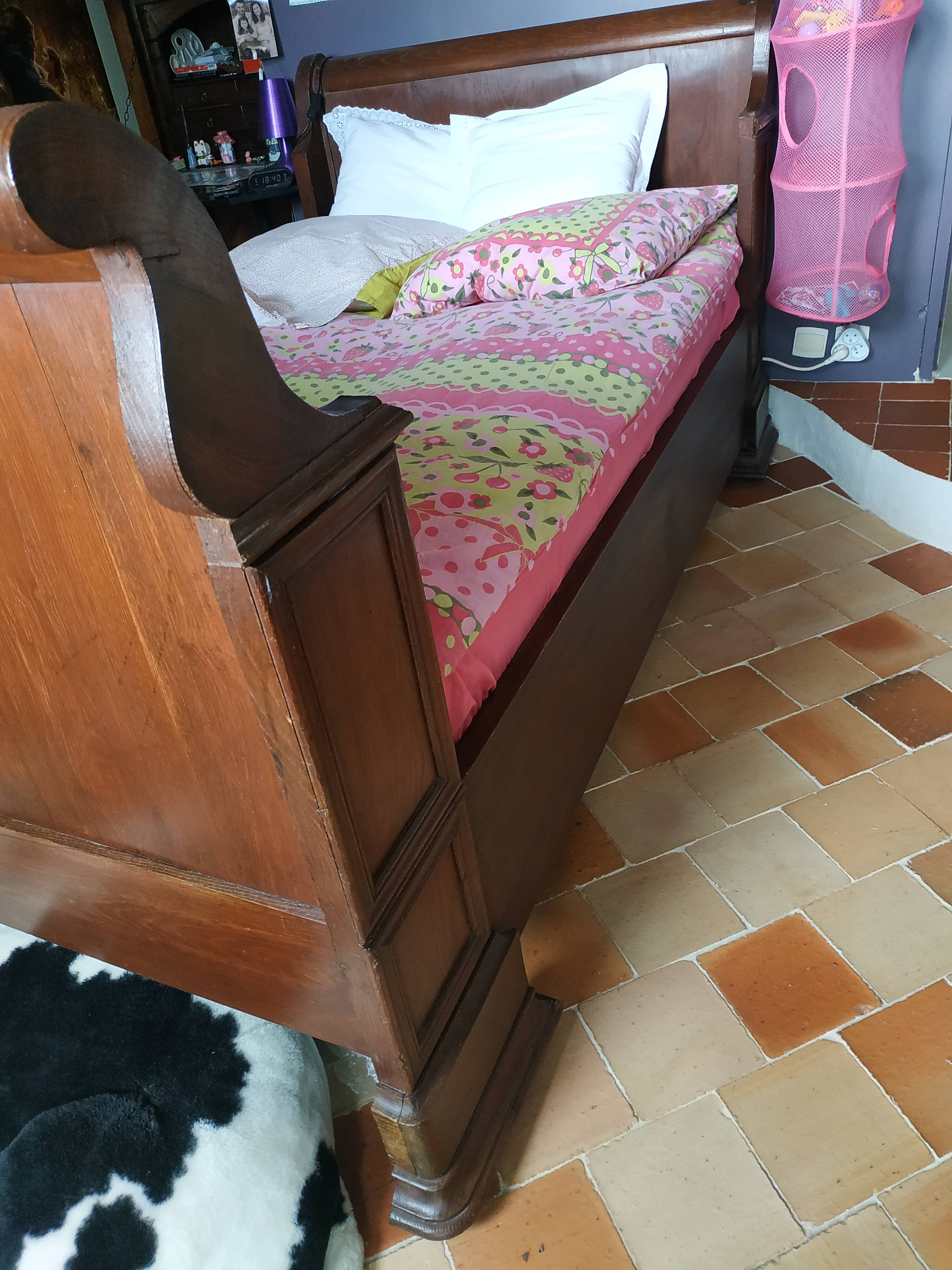 Merisier model 1900 corner bed