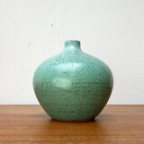 Mid-century German minimalist studio pottery vase by Siegfried Gramann for Töpferhof Römhild, 1960s.