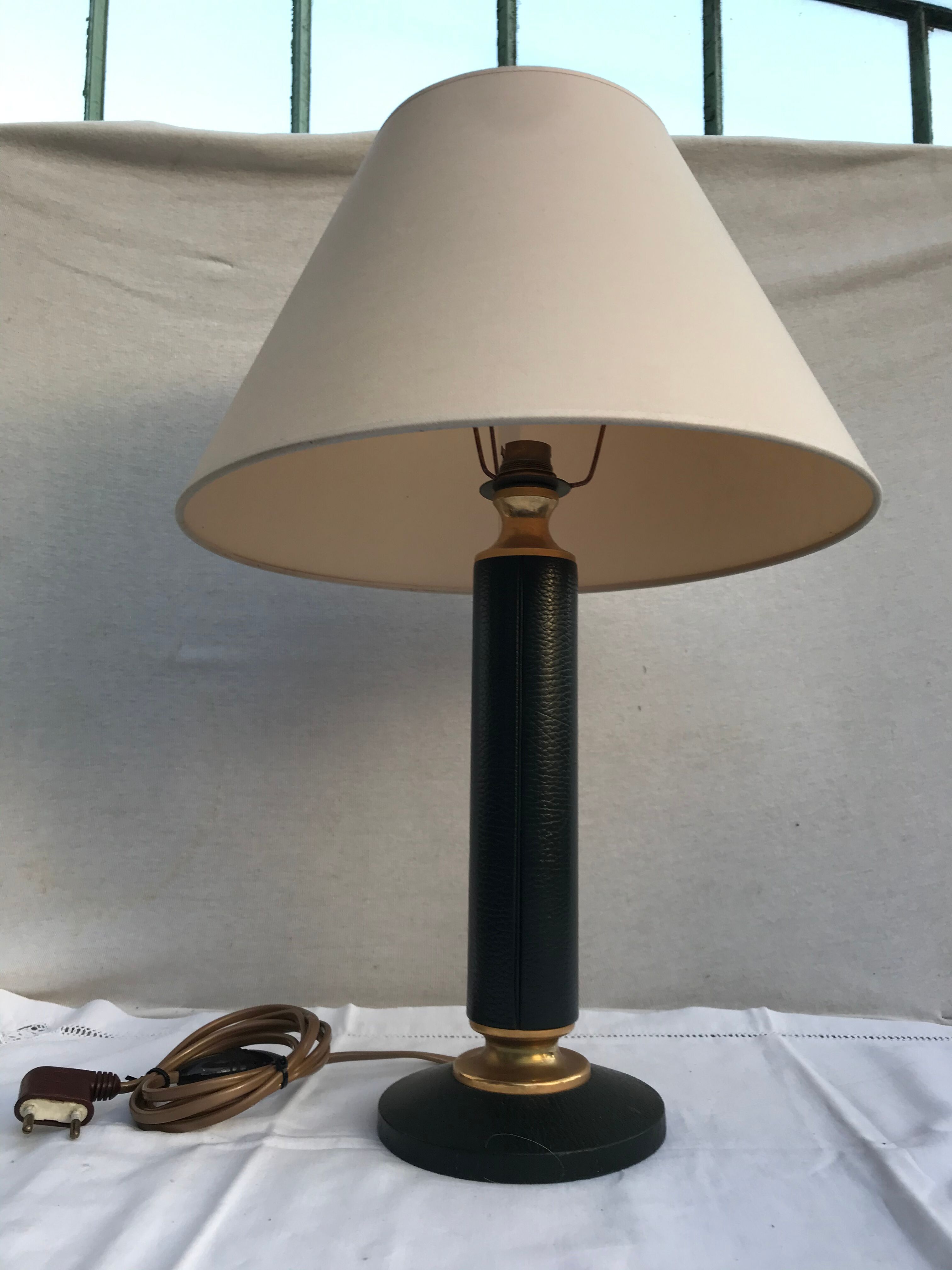 Ancienne lampe colonne cuir vert & laiton