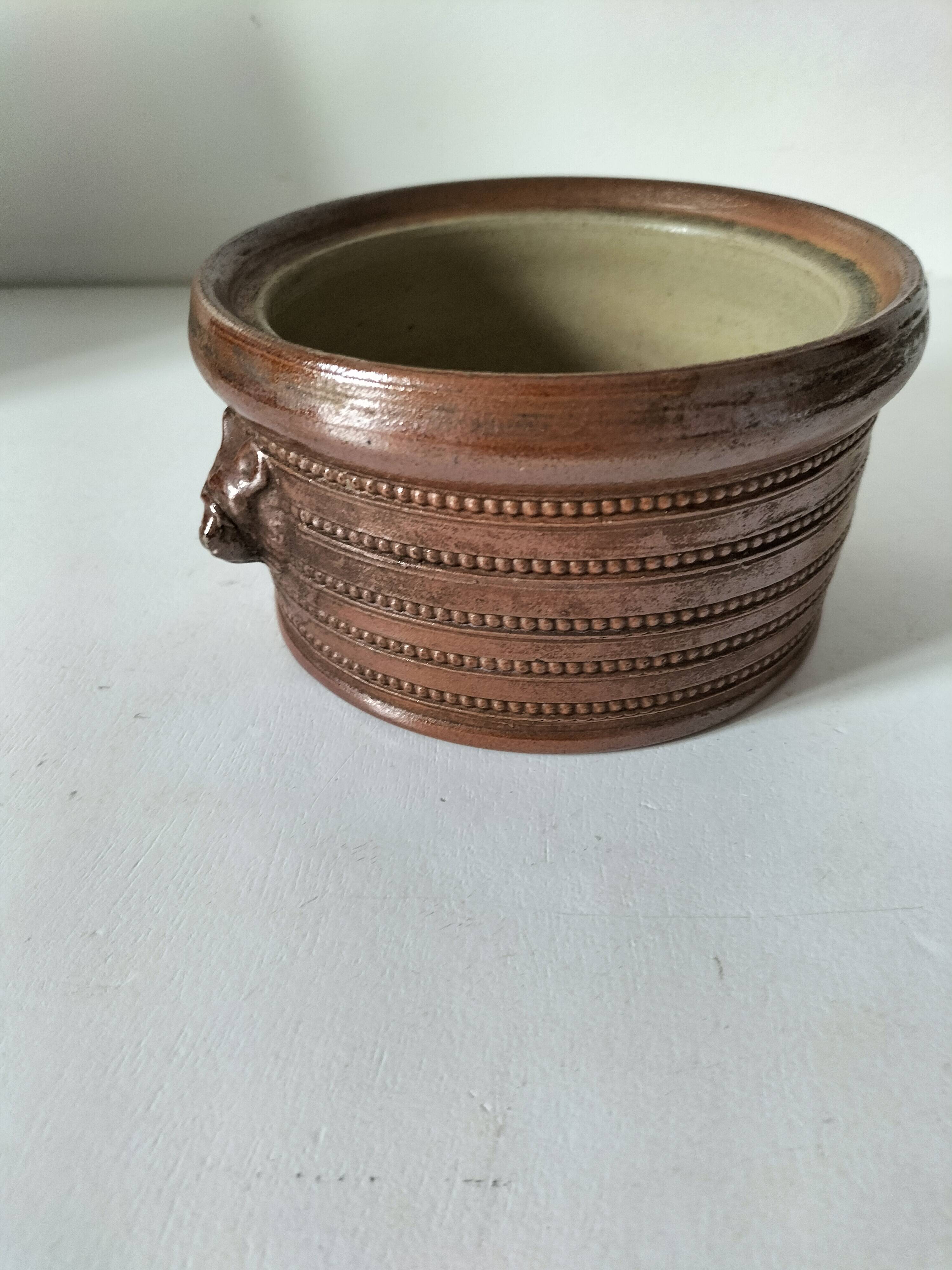 Stoneware pot Corneau Myennes decorated with hares