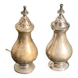 Pair of salt and pepper salt and pepper pots, in old, elegant silver metal