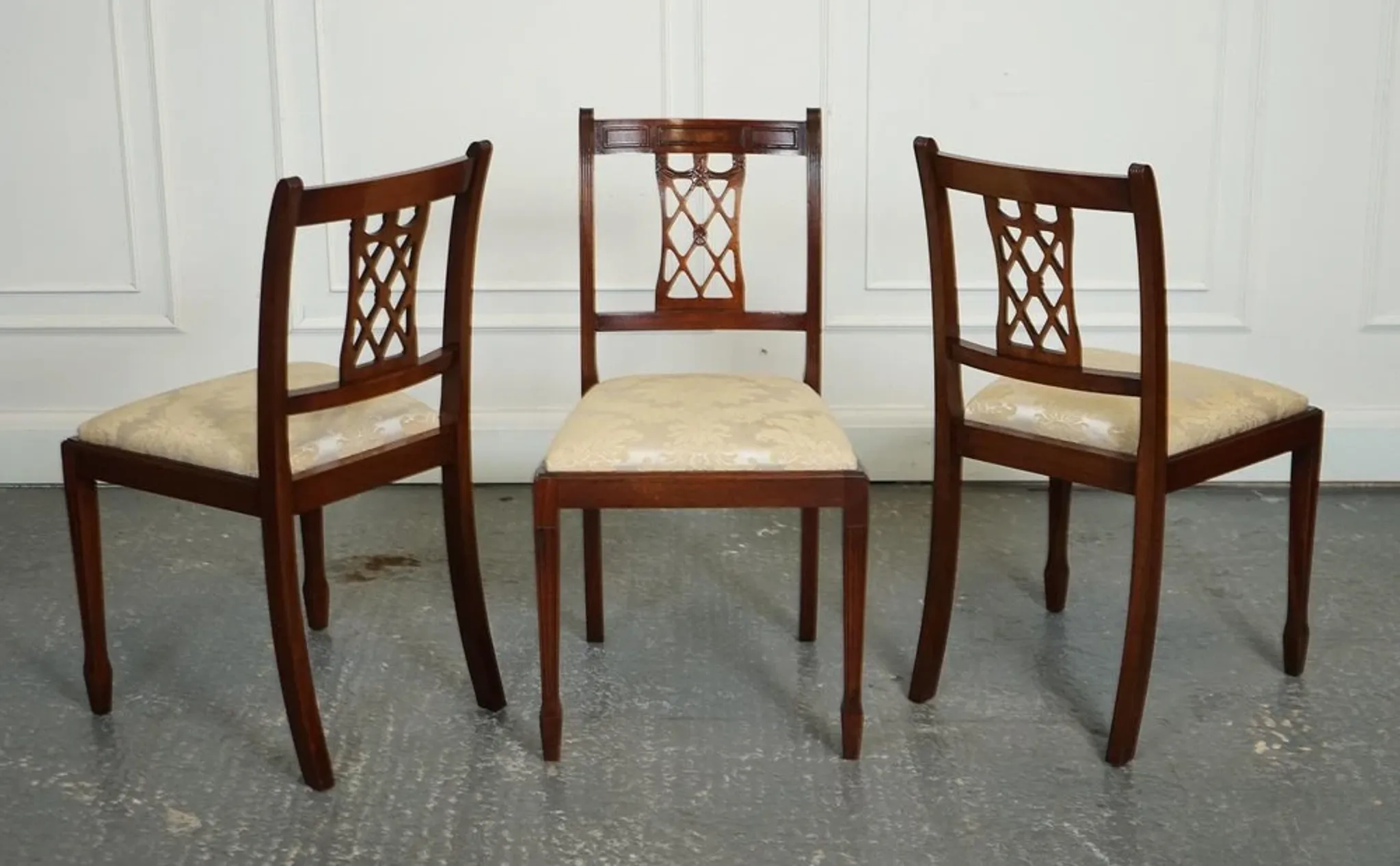 Chaises de Salle à Manger Hepplewhite avec Sièges Rembourrés Crème de Bevan Funnell, Set de 5