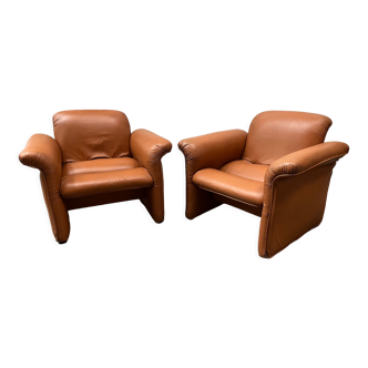 Pair of Italian designer leather armchairs from the 70s