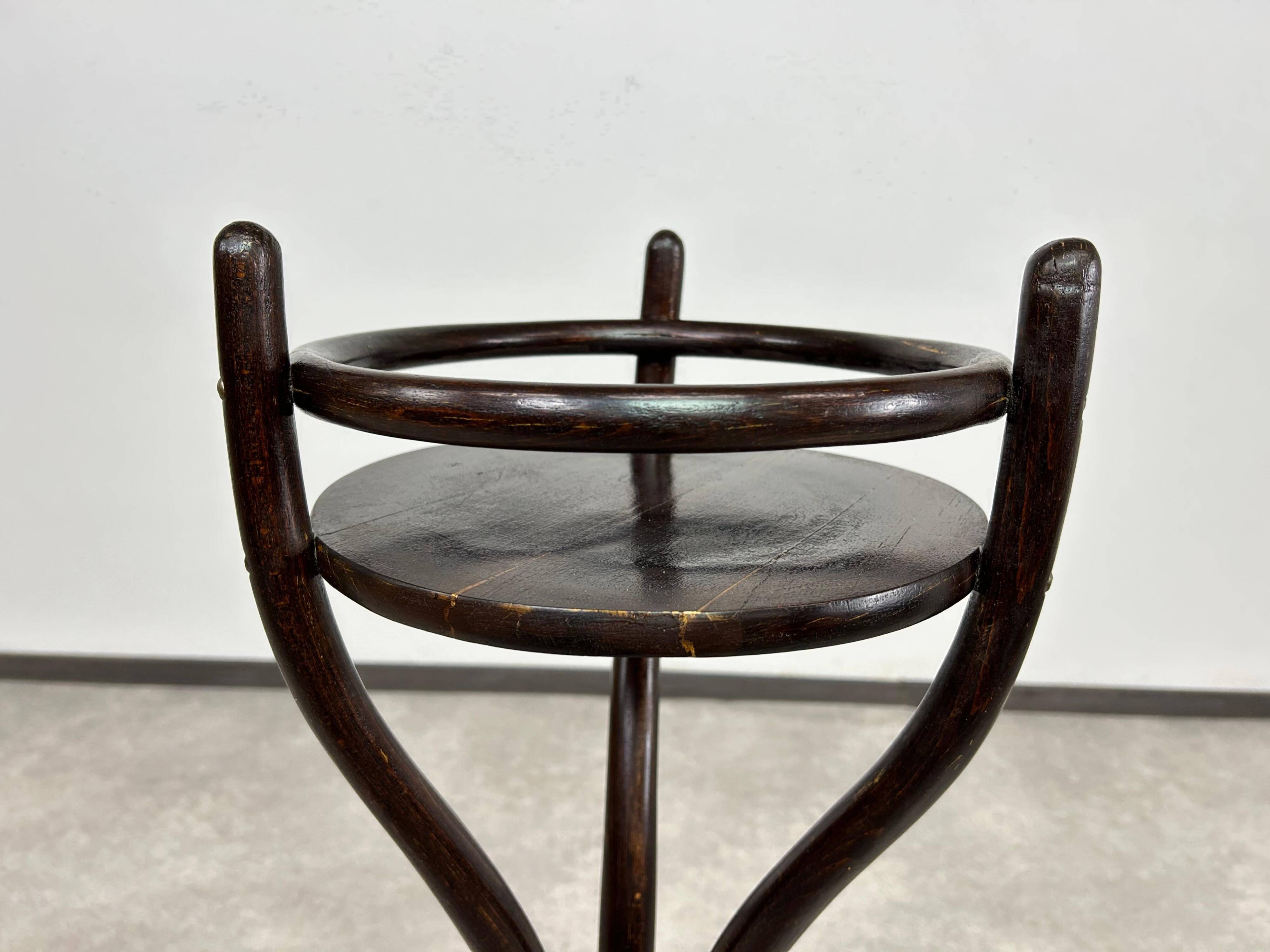 Porte-plante en bois courbé par Thonet