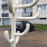 Parrot hangs coat desing