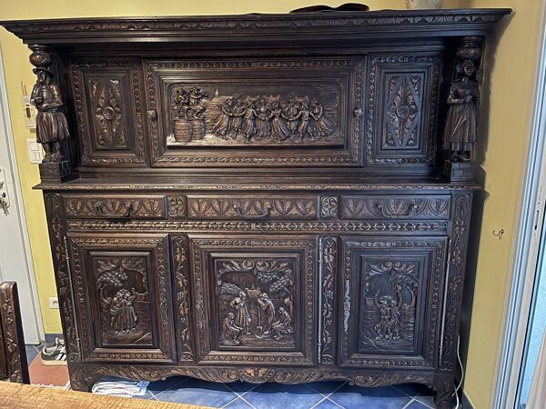 Grand buffet ancien de 1950 breton