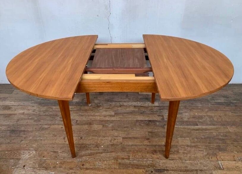 Round table in teak with vintage butterfly extension from the 1960s