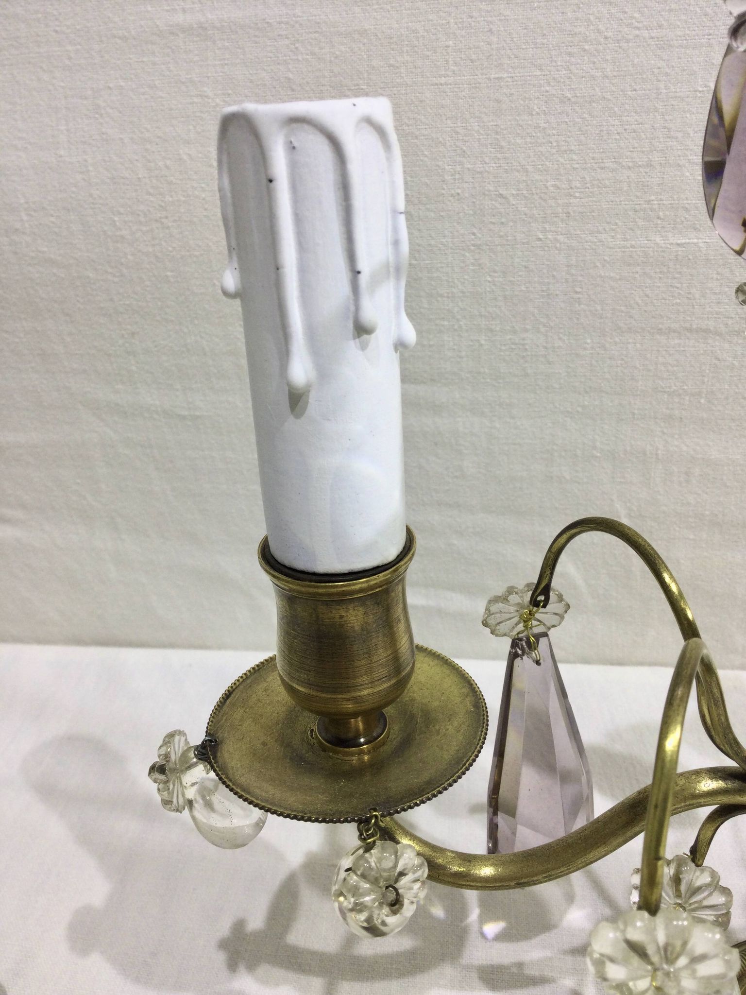 Pair of girandole lamps in bronze and crystal