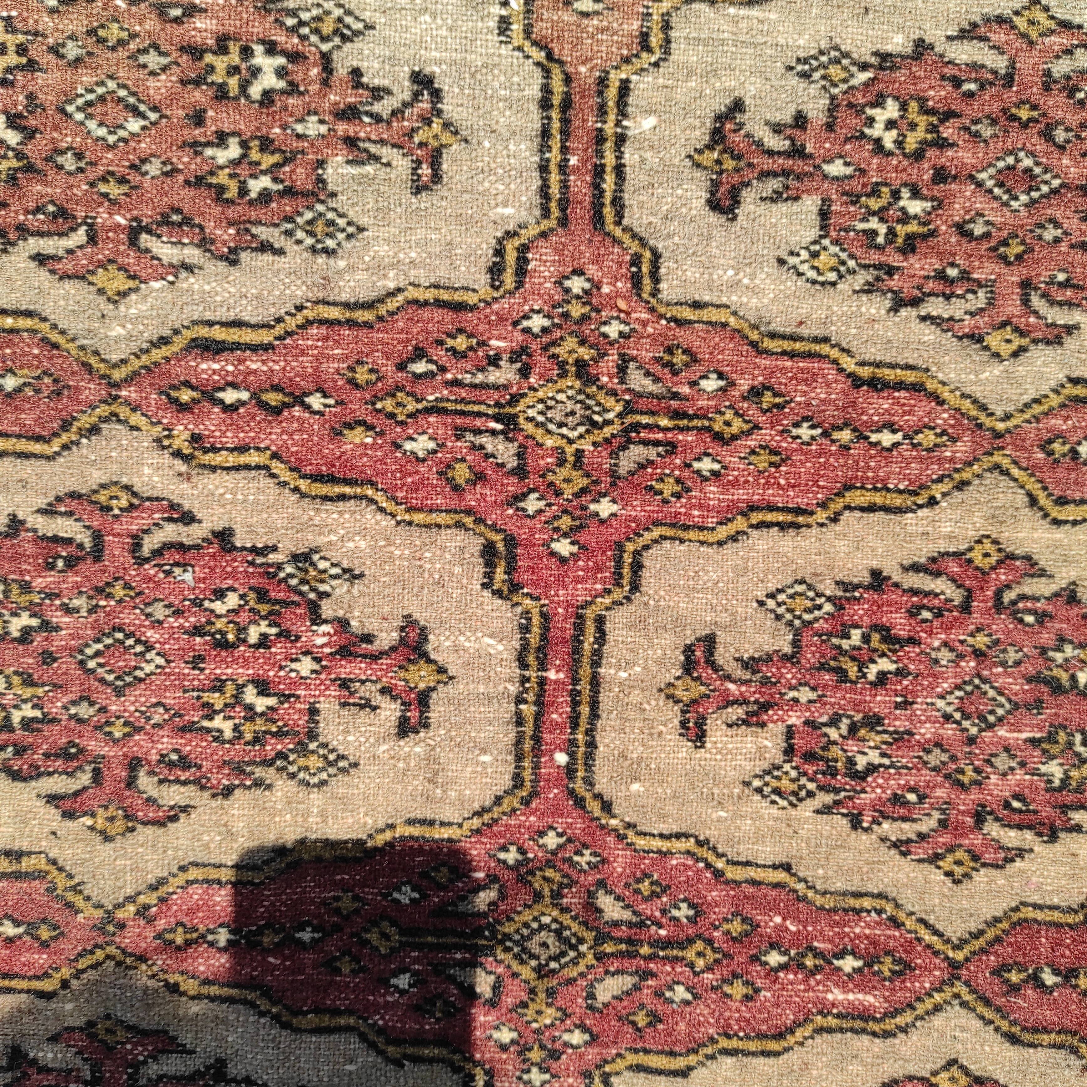 Old Persian carpet of 95 x 158 cm