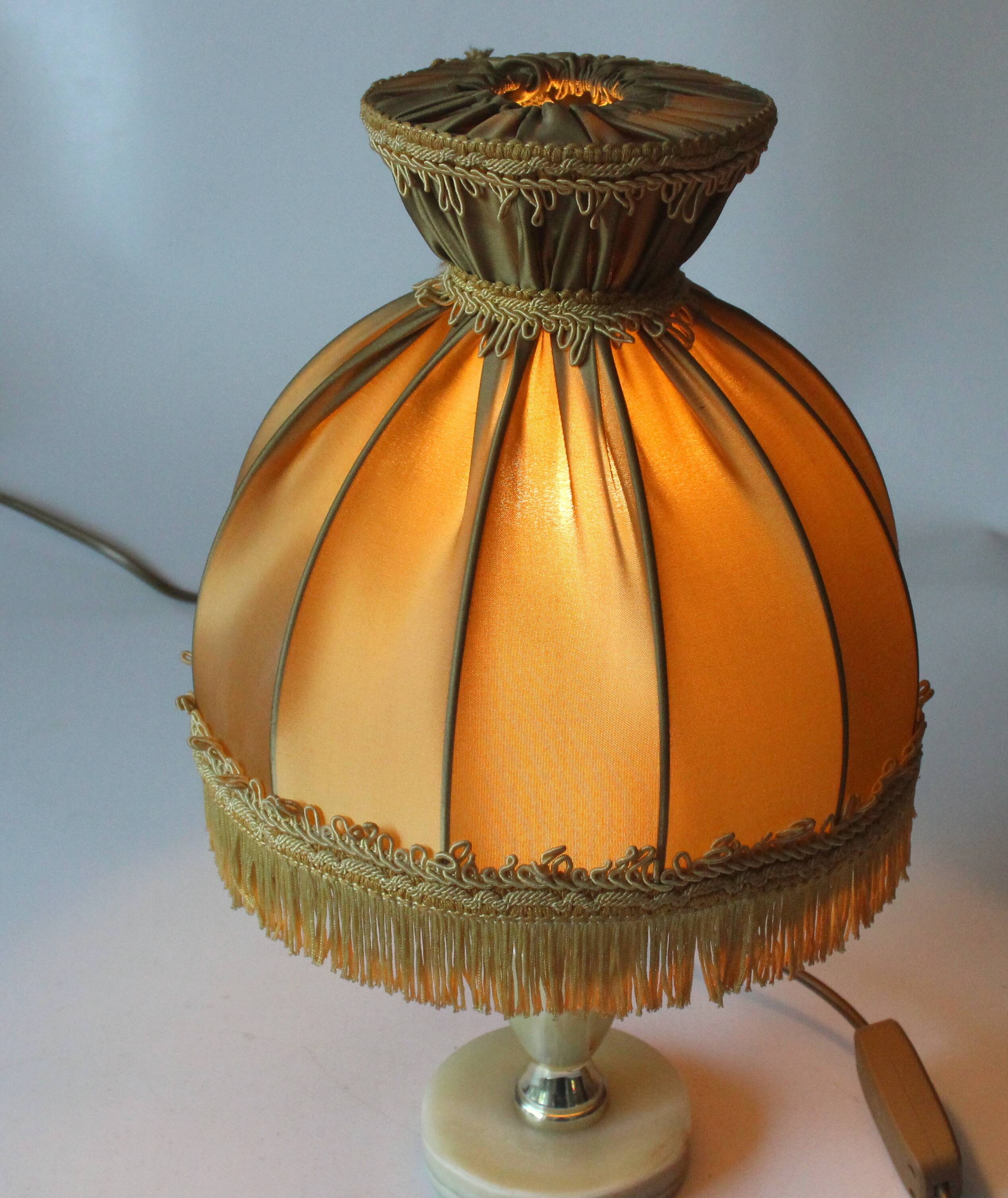 1970s onyx/brass footed table lamp