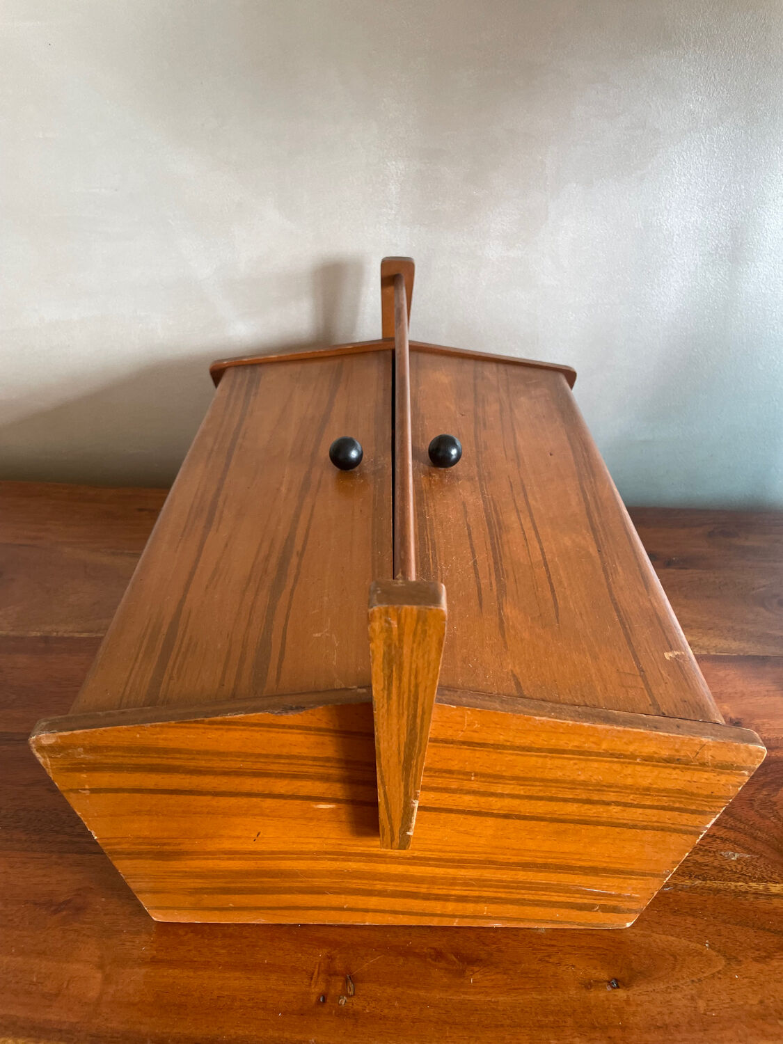 Scandinavian style worker