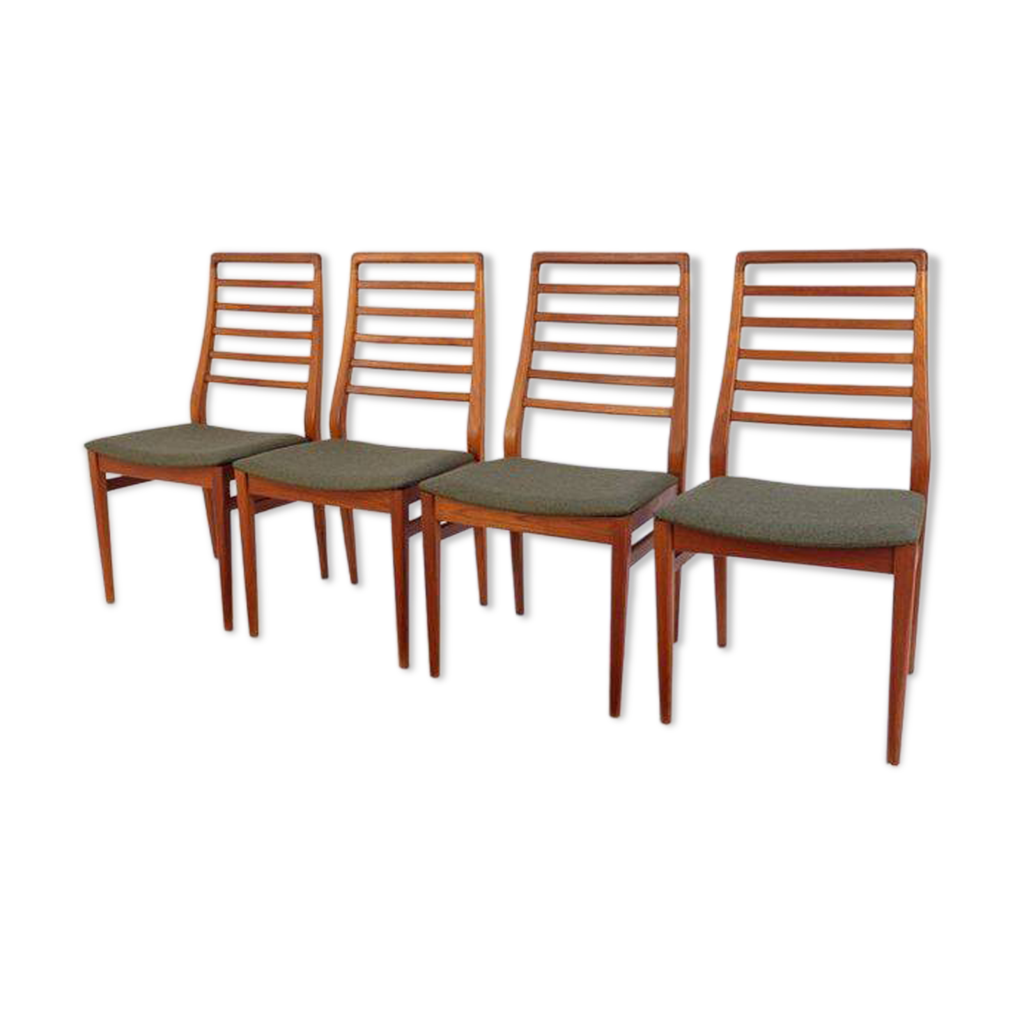 1960s-70s style chairs (4 pieces) in teak, retro vintage style.