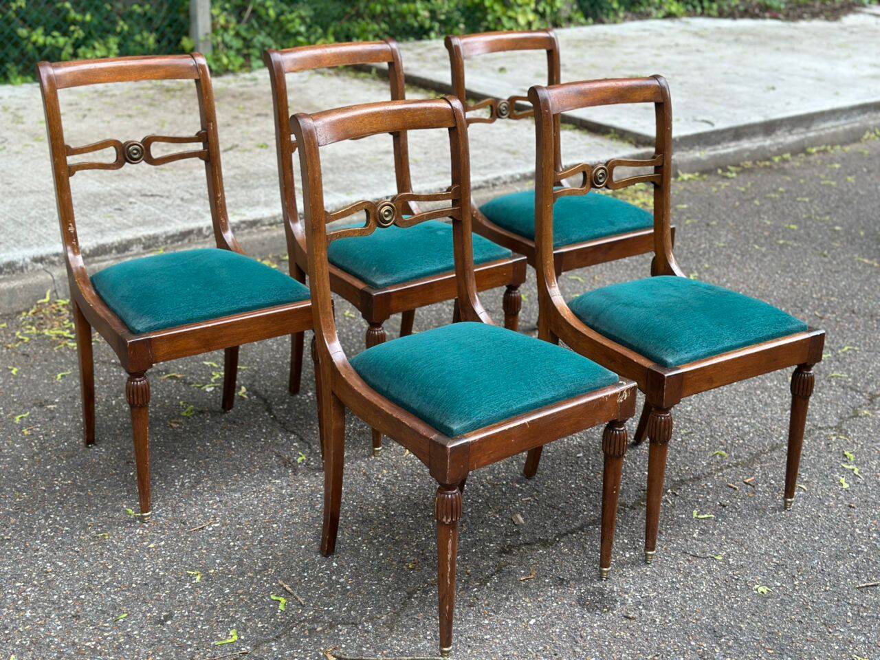 4 dining chairs in Directoire style from the 19th century with velvet upholstery.