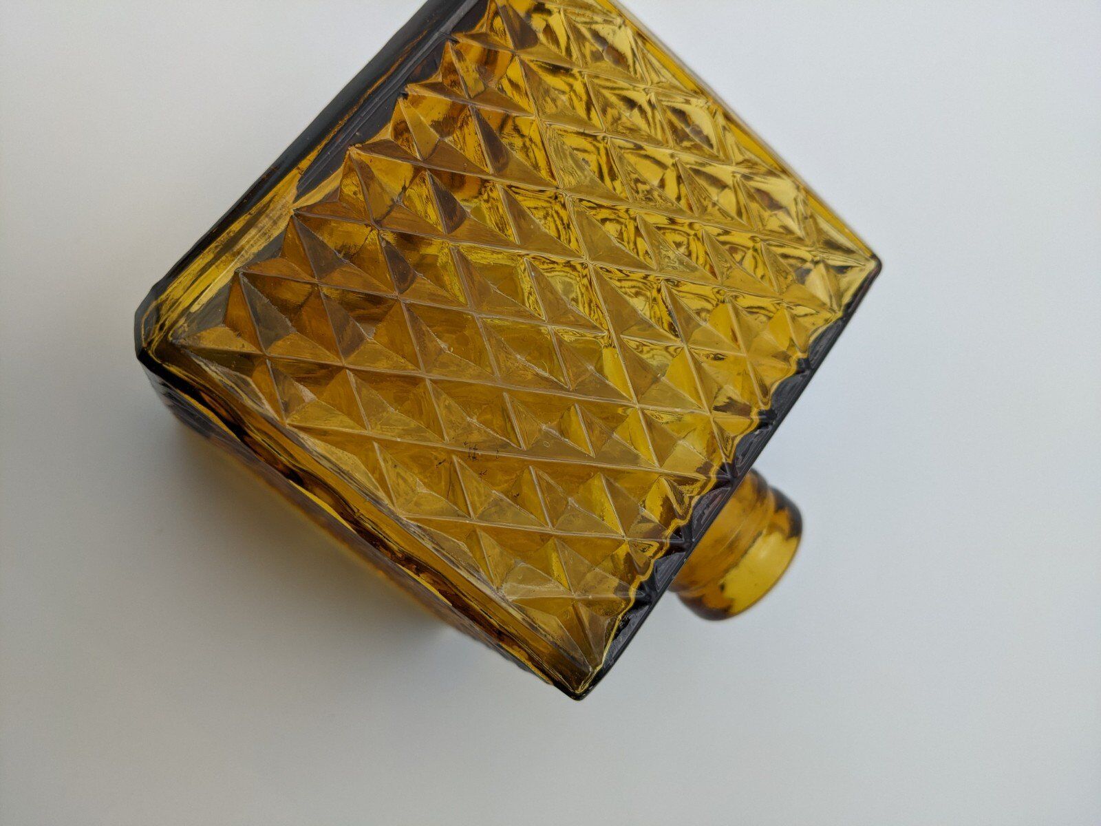 small square carafe, smoked brown