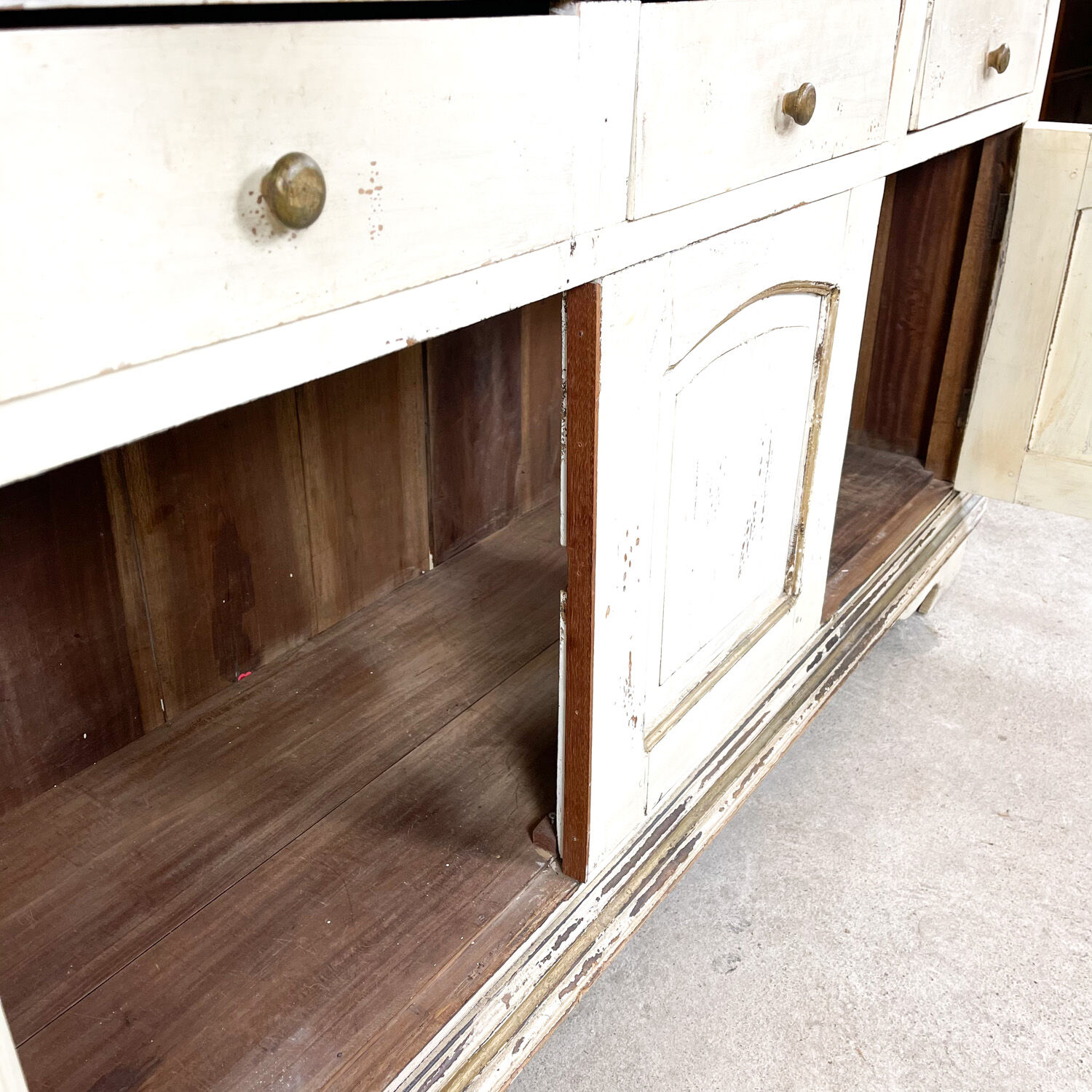 Vintage brocant White painted Kitchen display cabinet