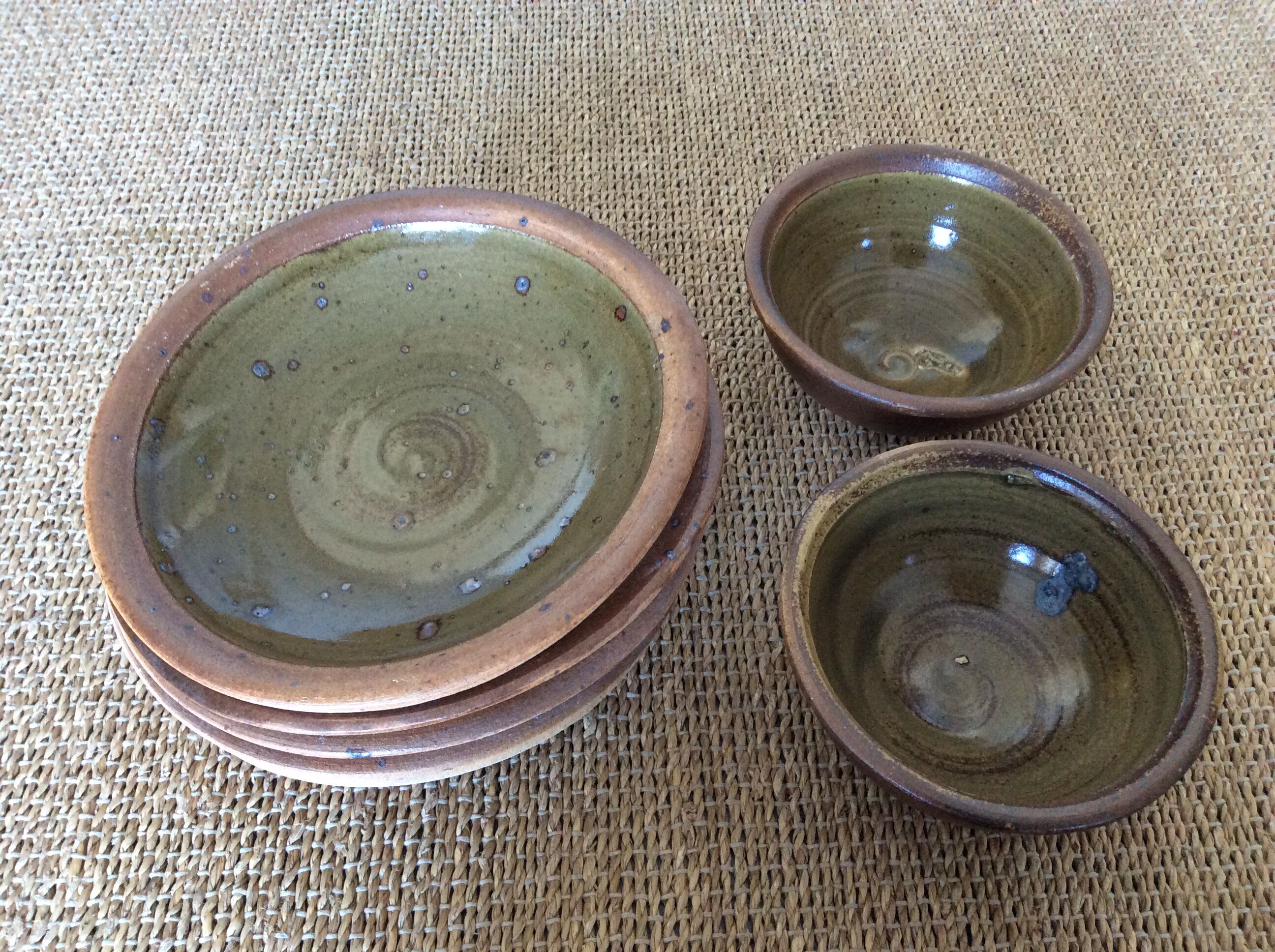 Set of stoneware plates