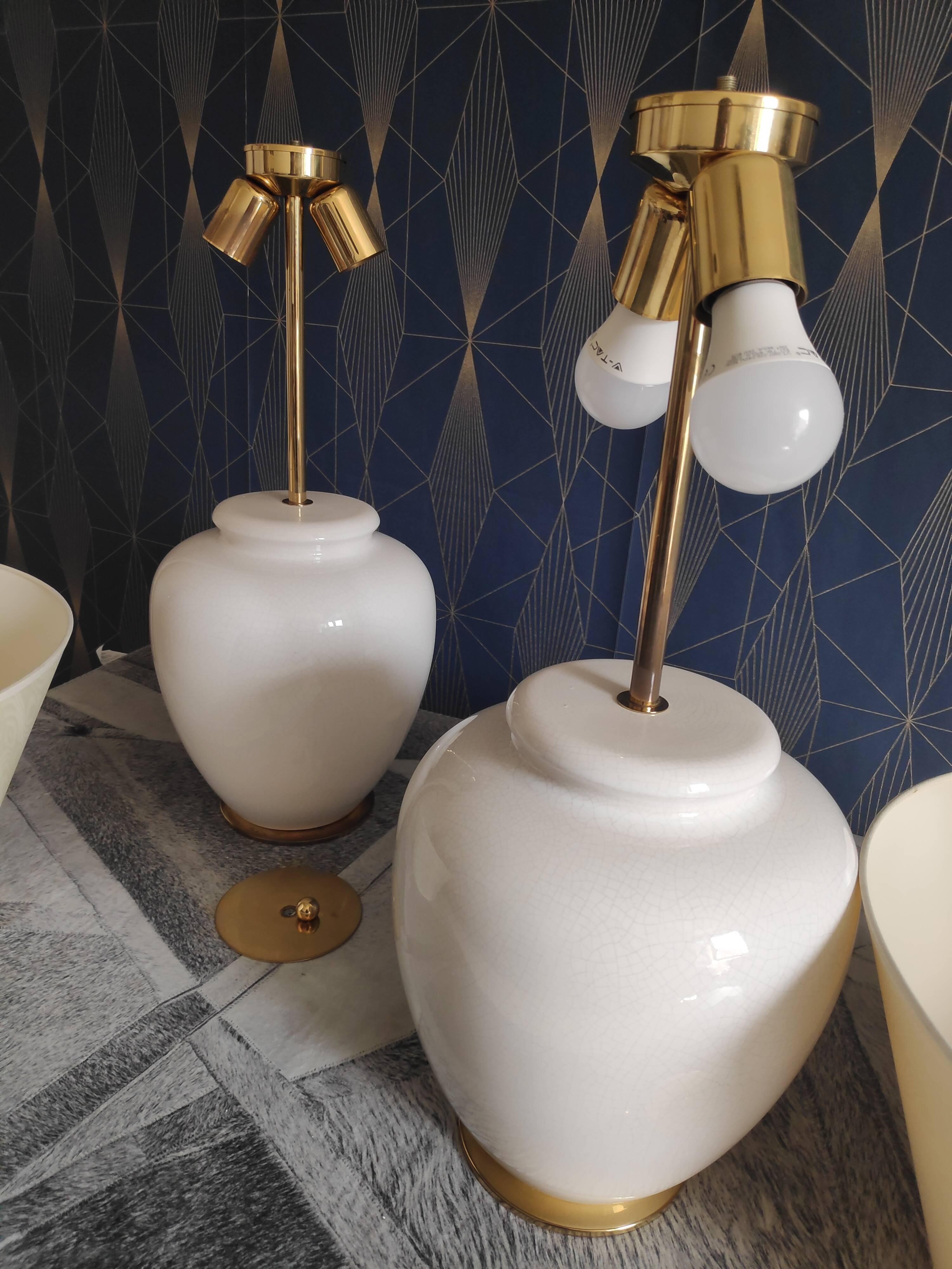 Lamps 2 white cracked ceramic foot fires