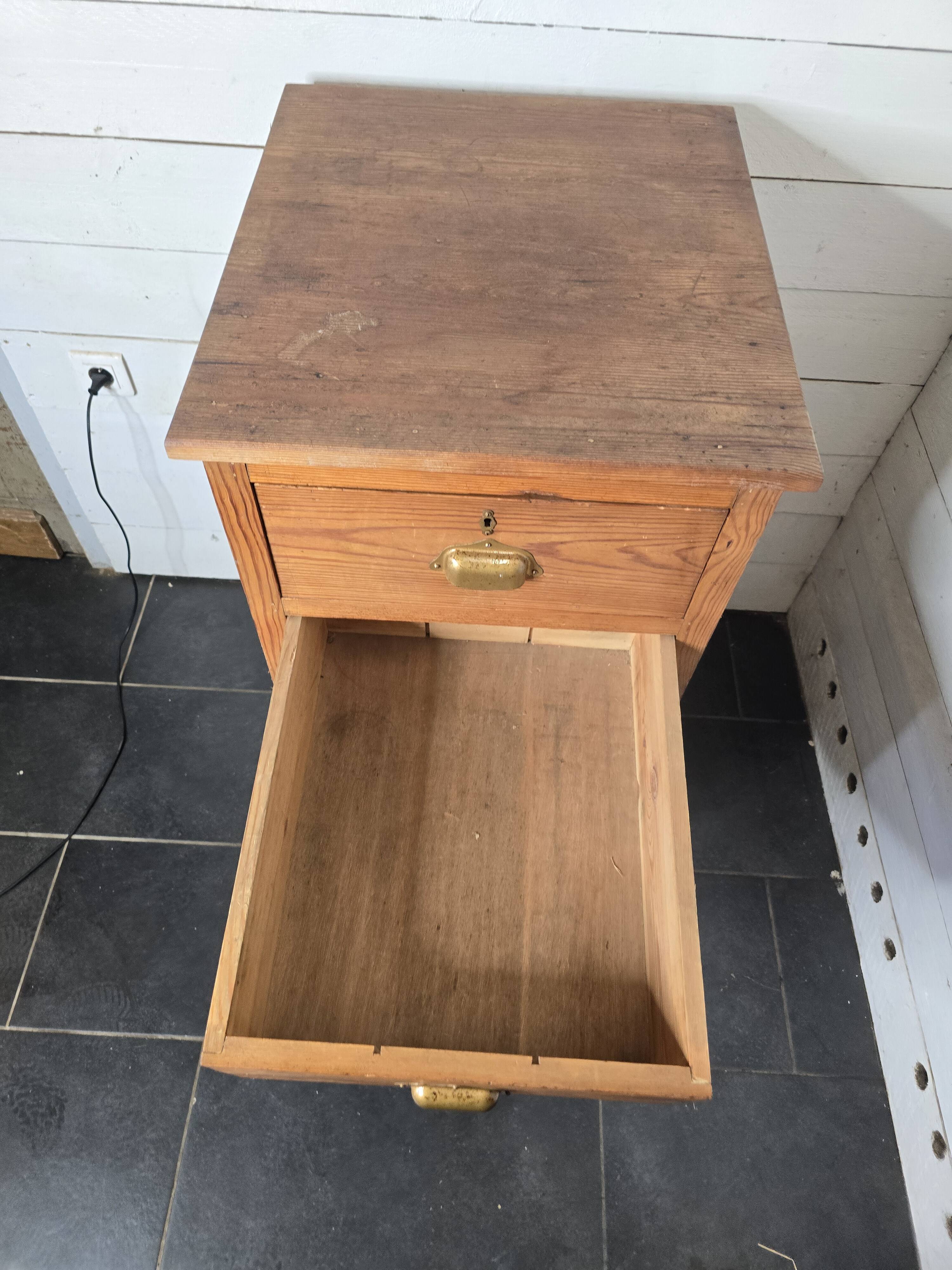 Craft cabinet with 4 drawers