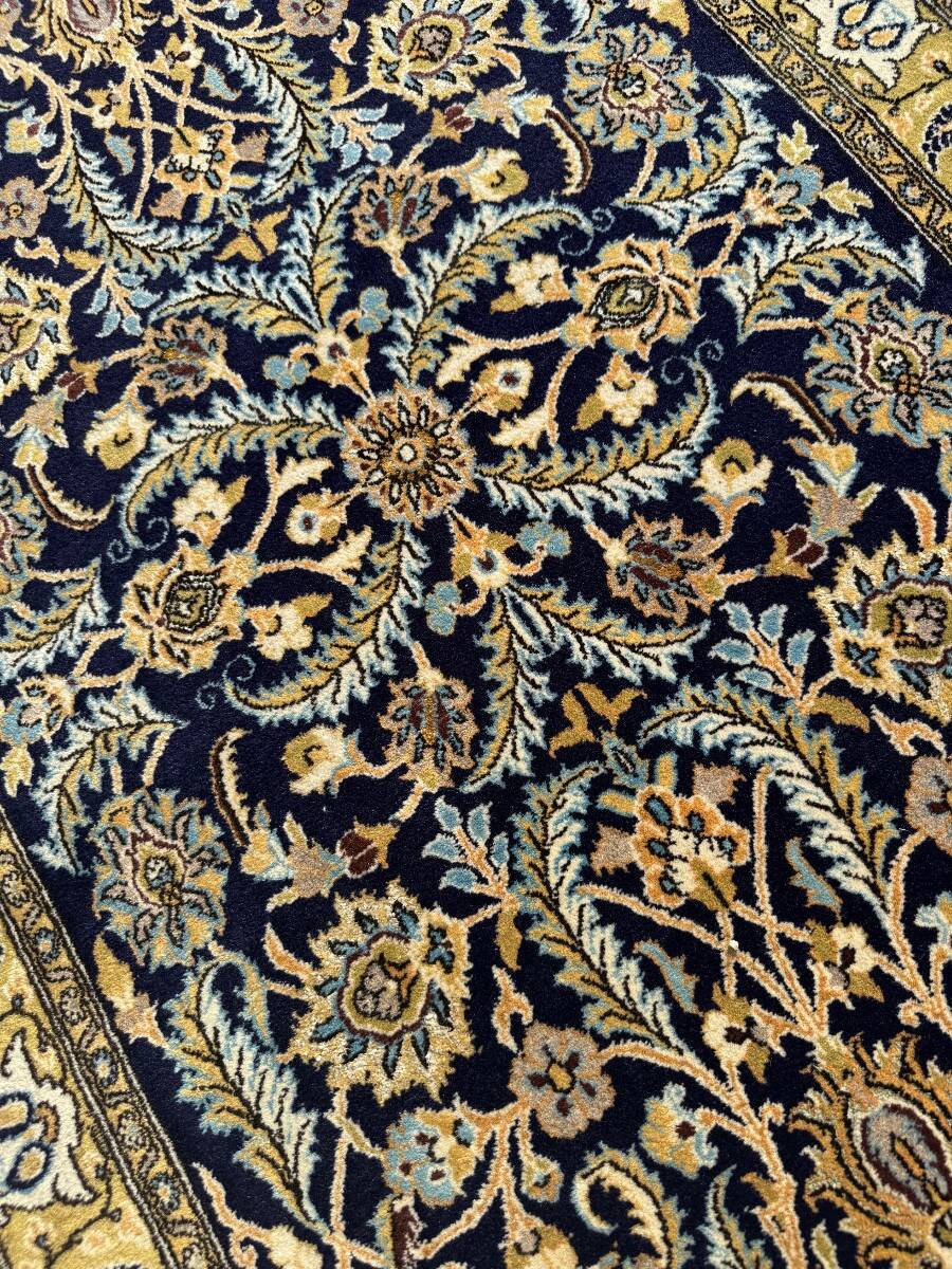 Persian Goum rug, circa 1960. 160x103 cm