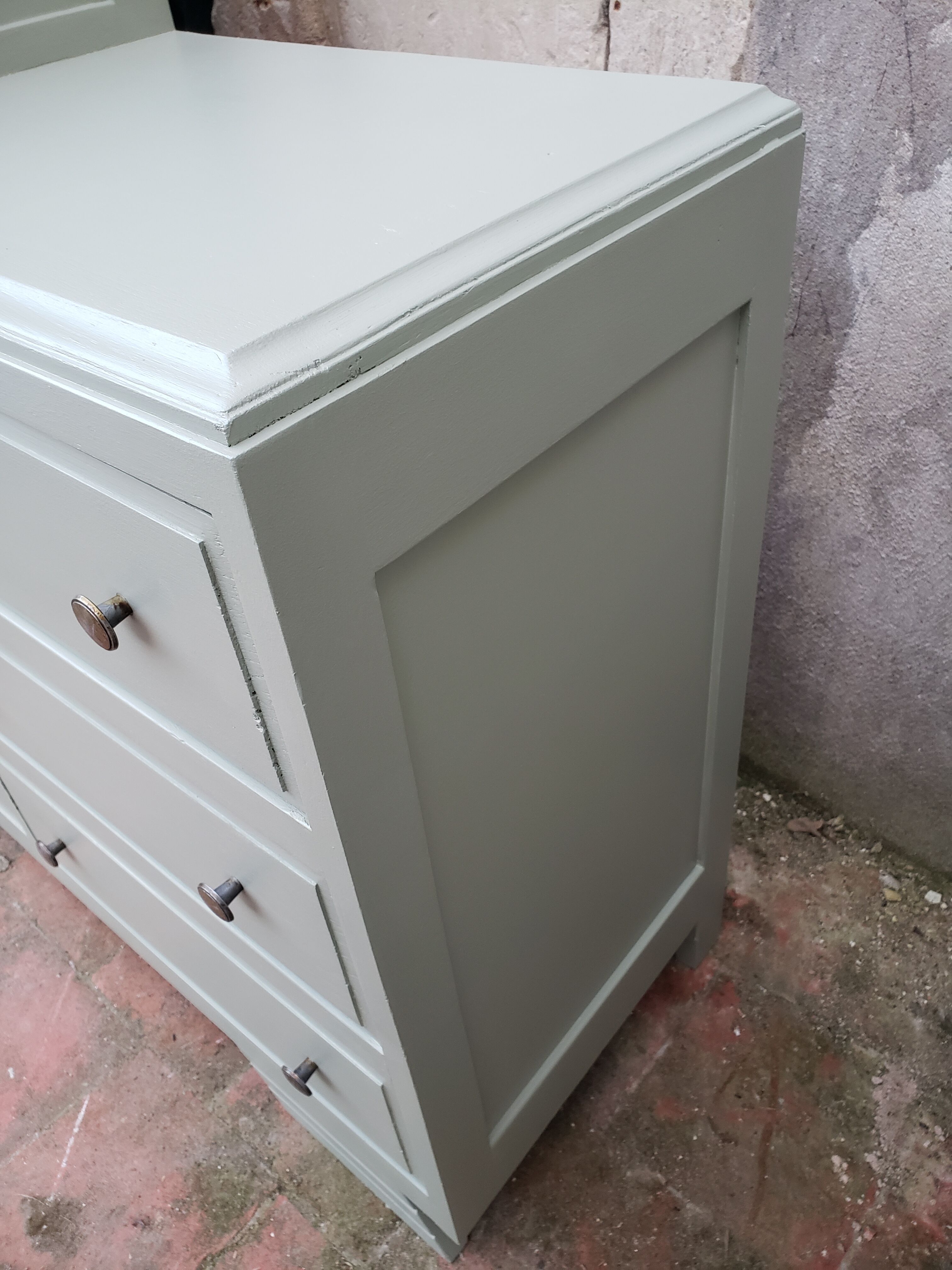 Commode asymétrique vintage vert lichen