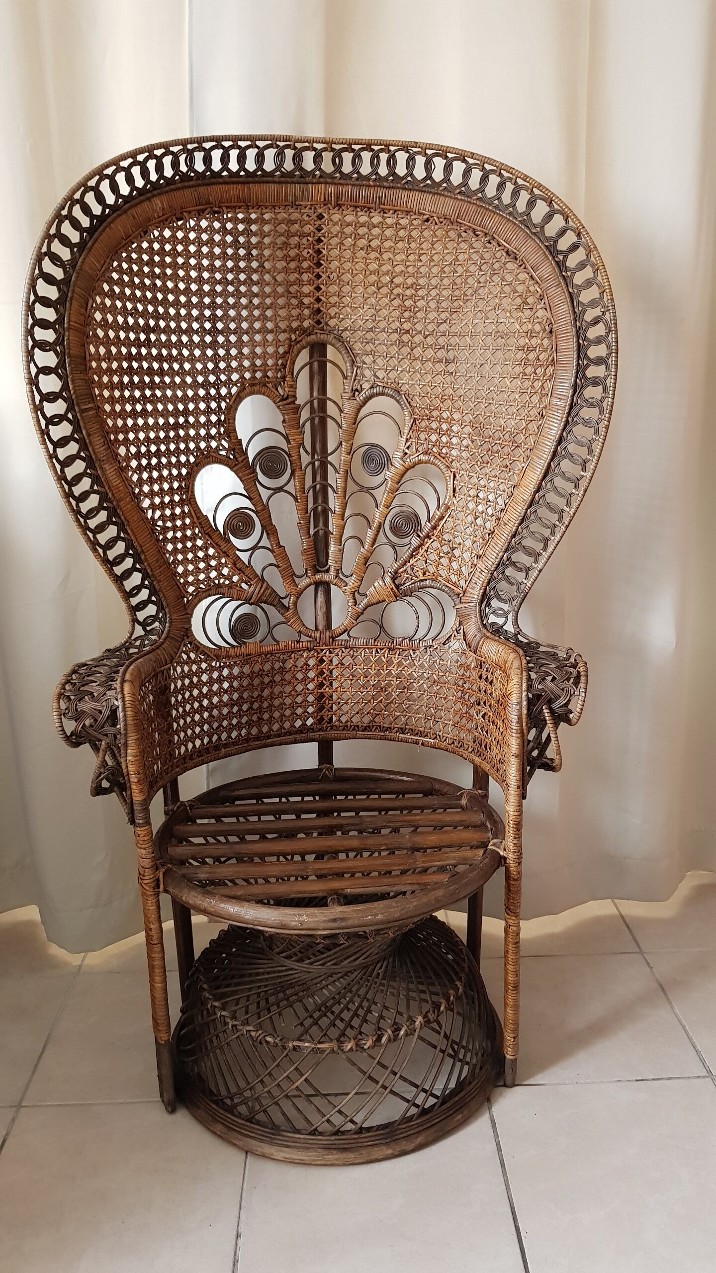 Fauteuil emmanuelle en rotin vernis