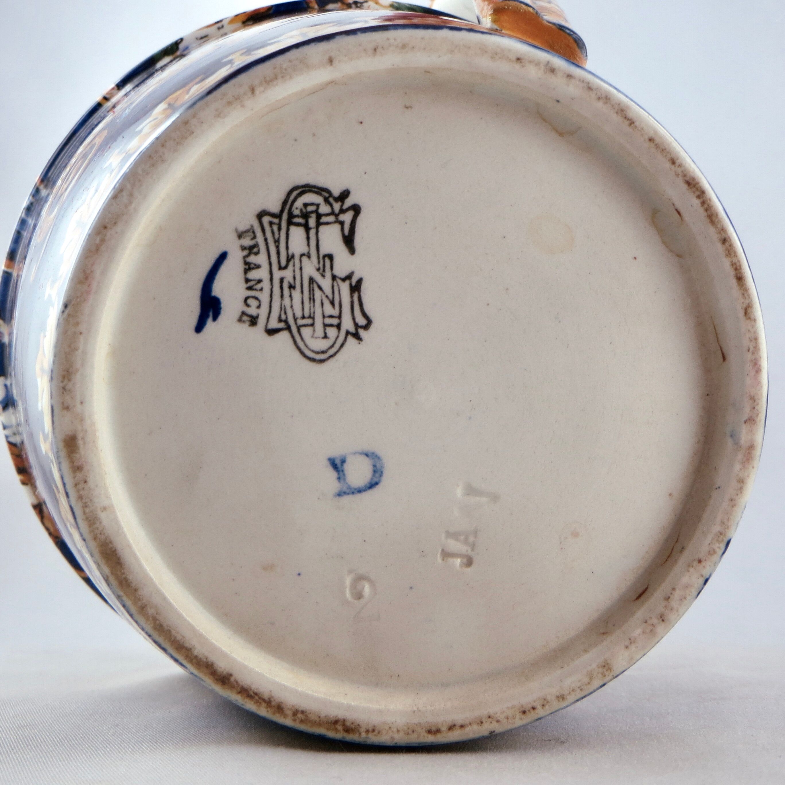 Ancien pichet/broc faïence de gien, renaissance, french ceramic/limoges/putti