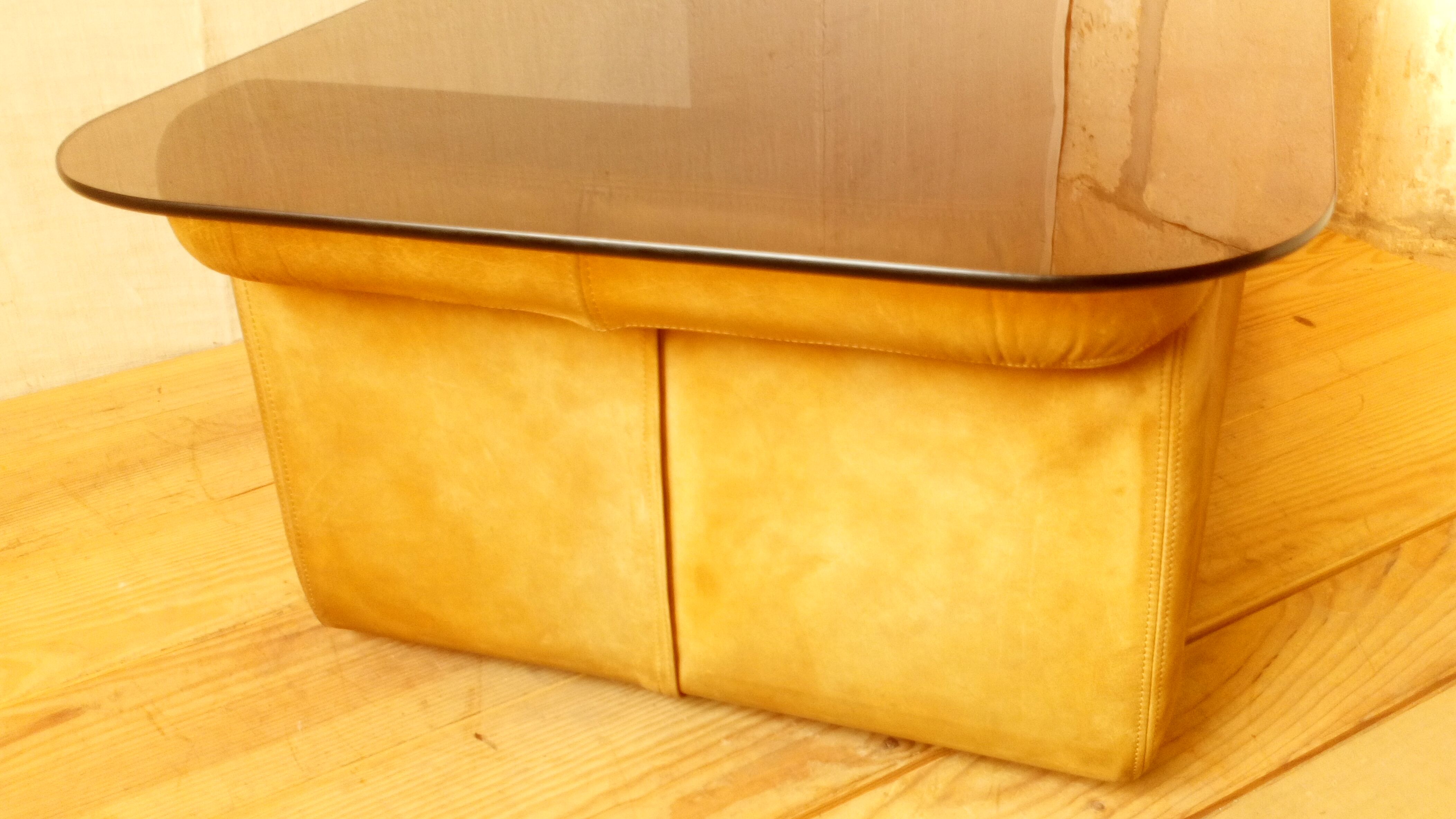 Coffee table in leather Roche Bobois years 70/80