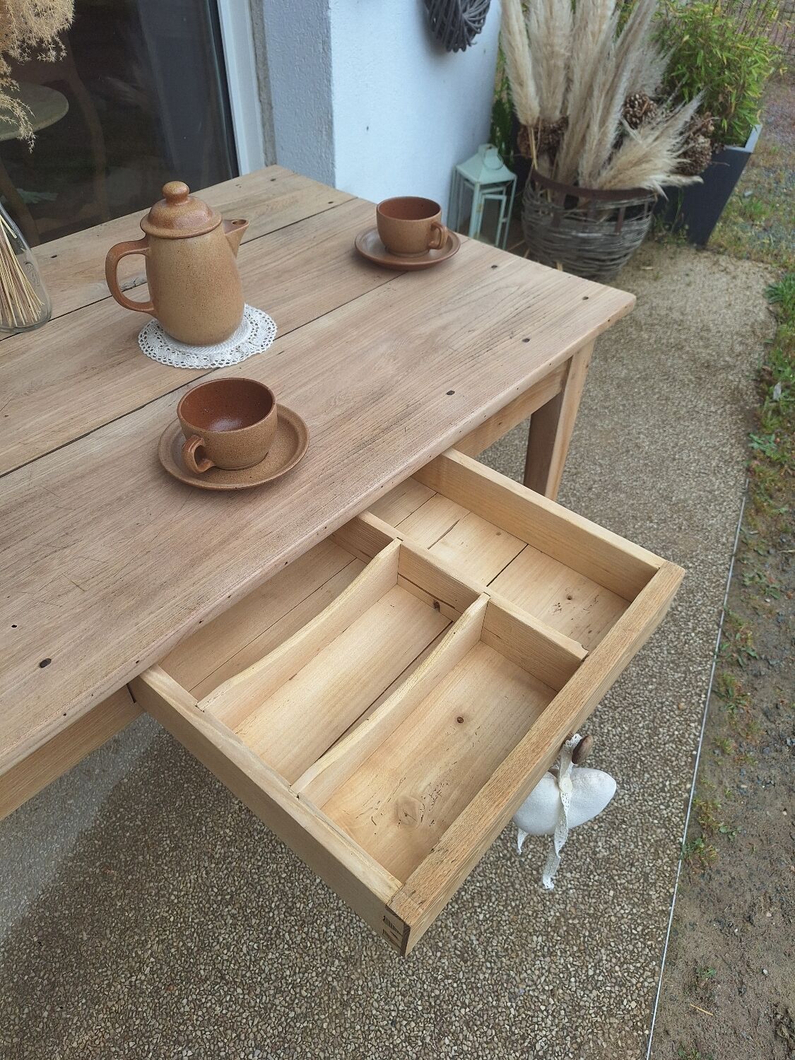 Farm table