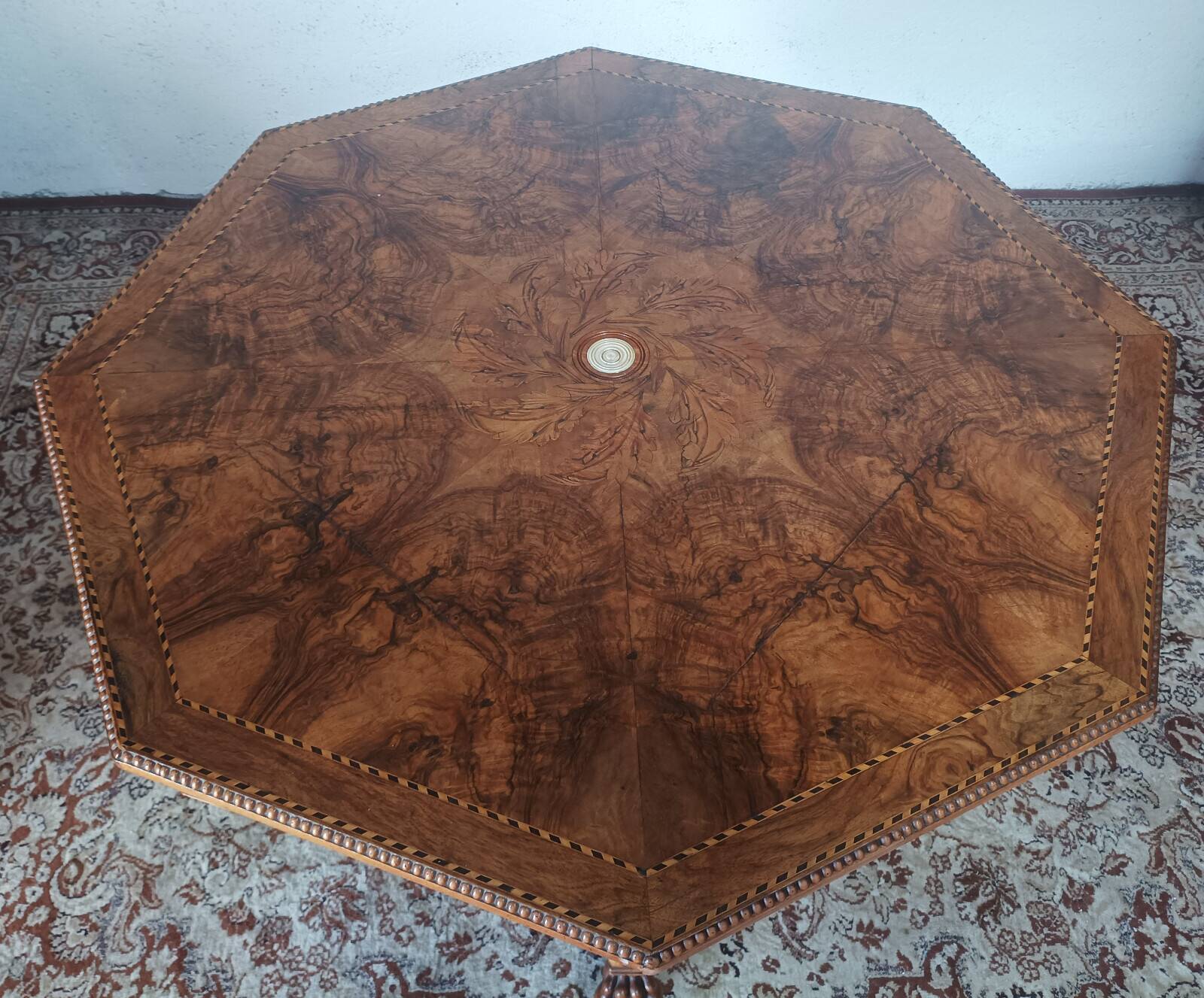 Napoleon III octagonal centre table in marquetry walnut.