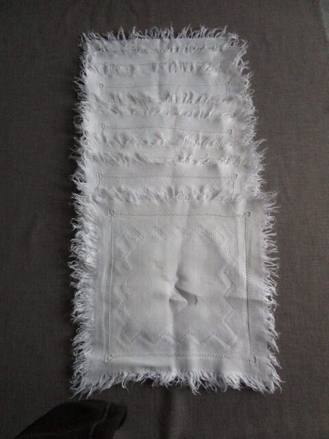 10 old damask-monogrammed-embroidered tea towels 30x30cm