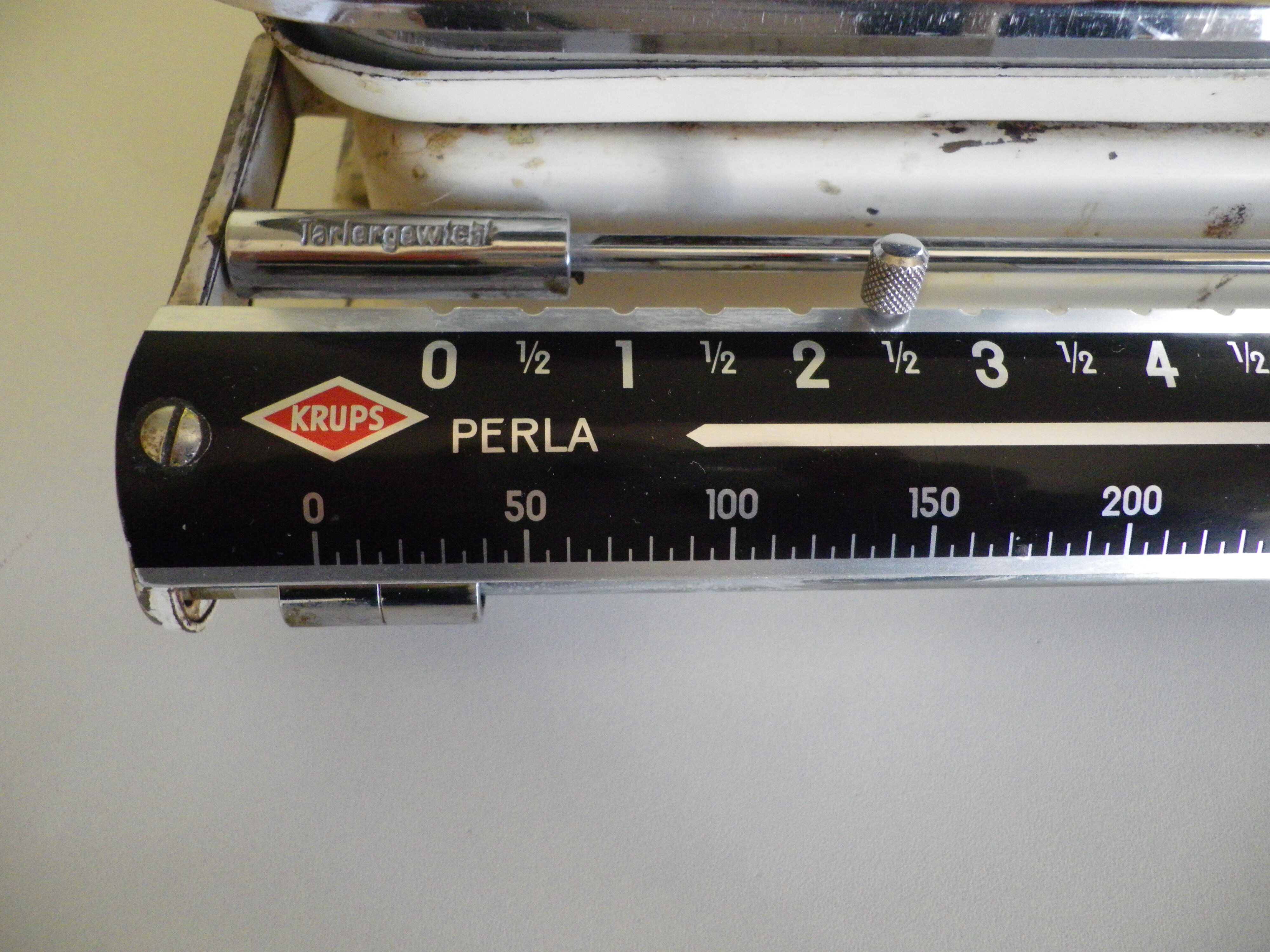 Old metal and chrome metal balance - Krups brand - 1960s