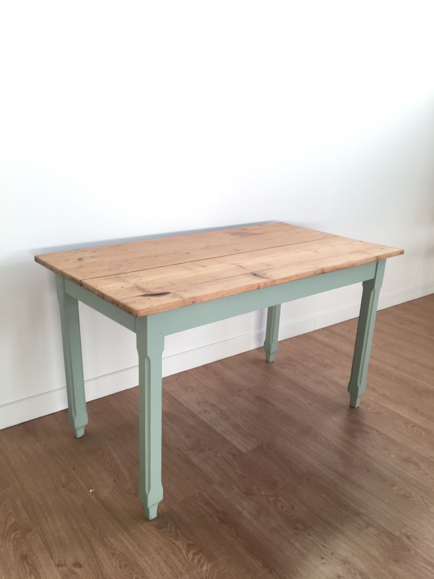 Farm table