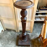 Sellette en bois foncé