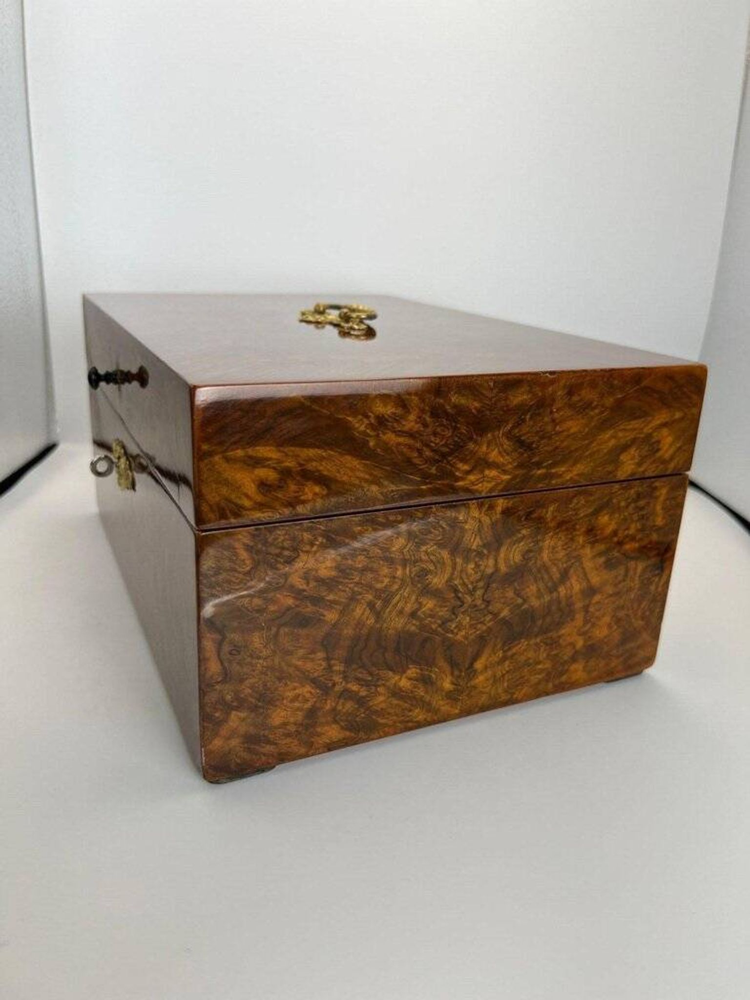 Late Biedermeier Box in Walnut and Walnut Burl, Austria, 1850s