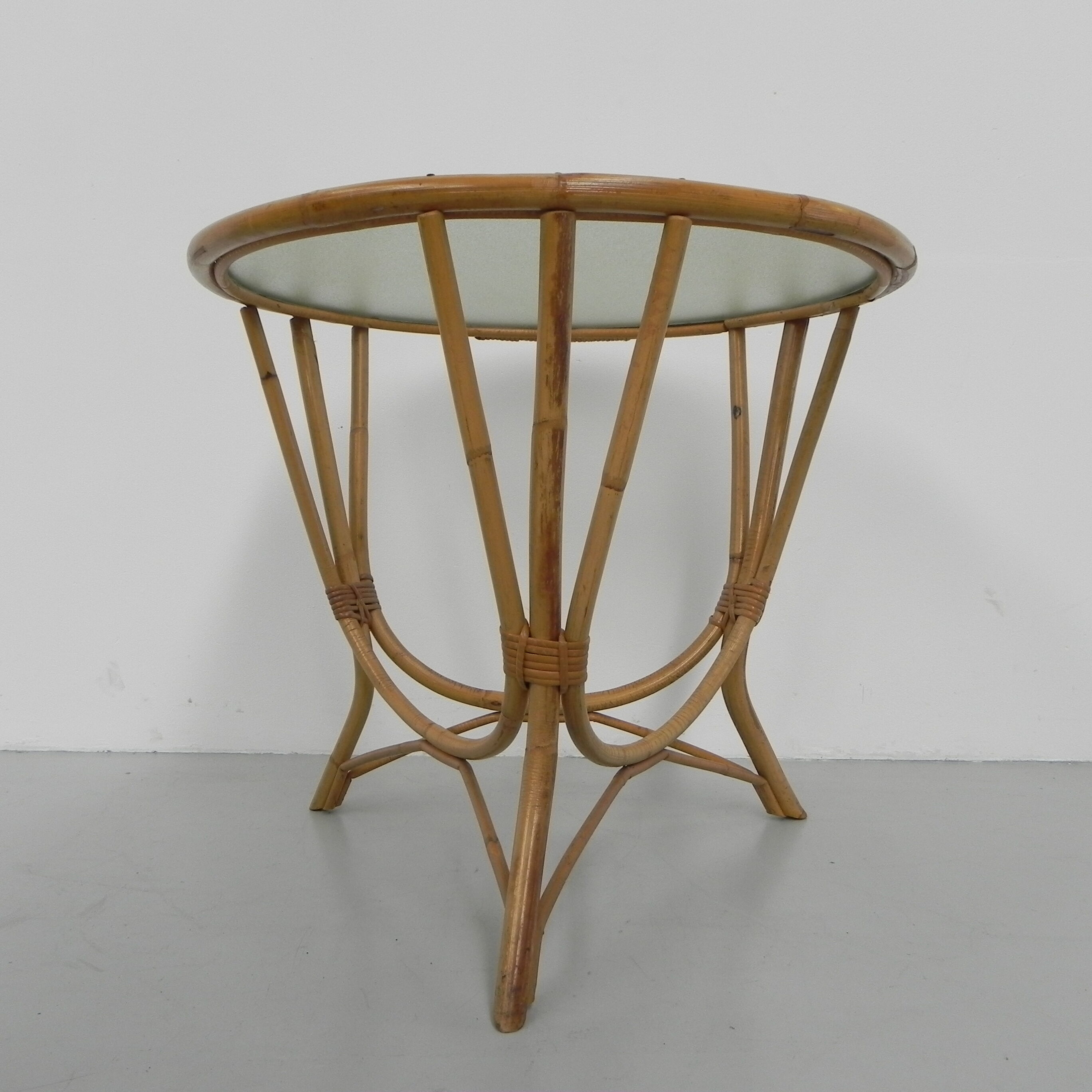 Bamboo coffee table with round glass top