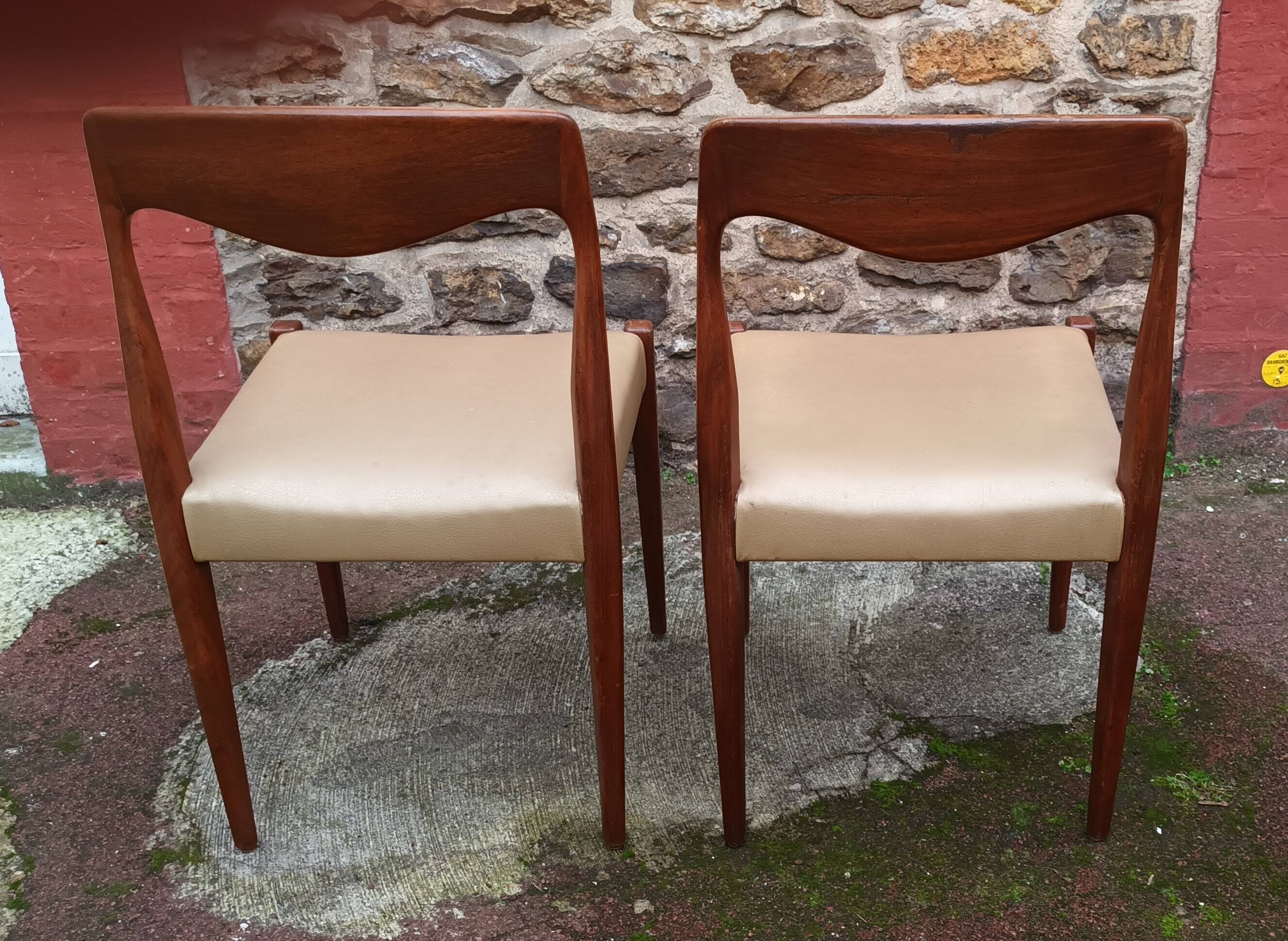 Pair of Danish chairs from the 1970s, Moller type.