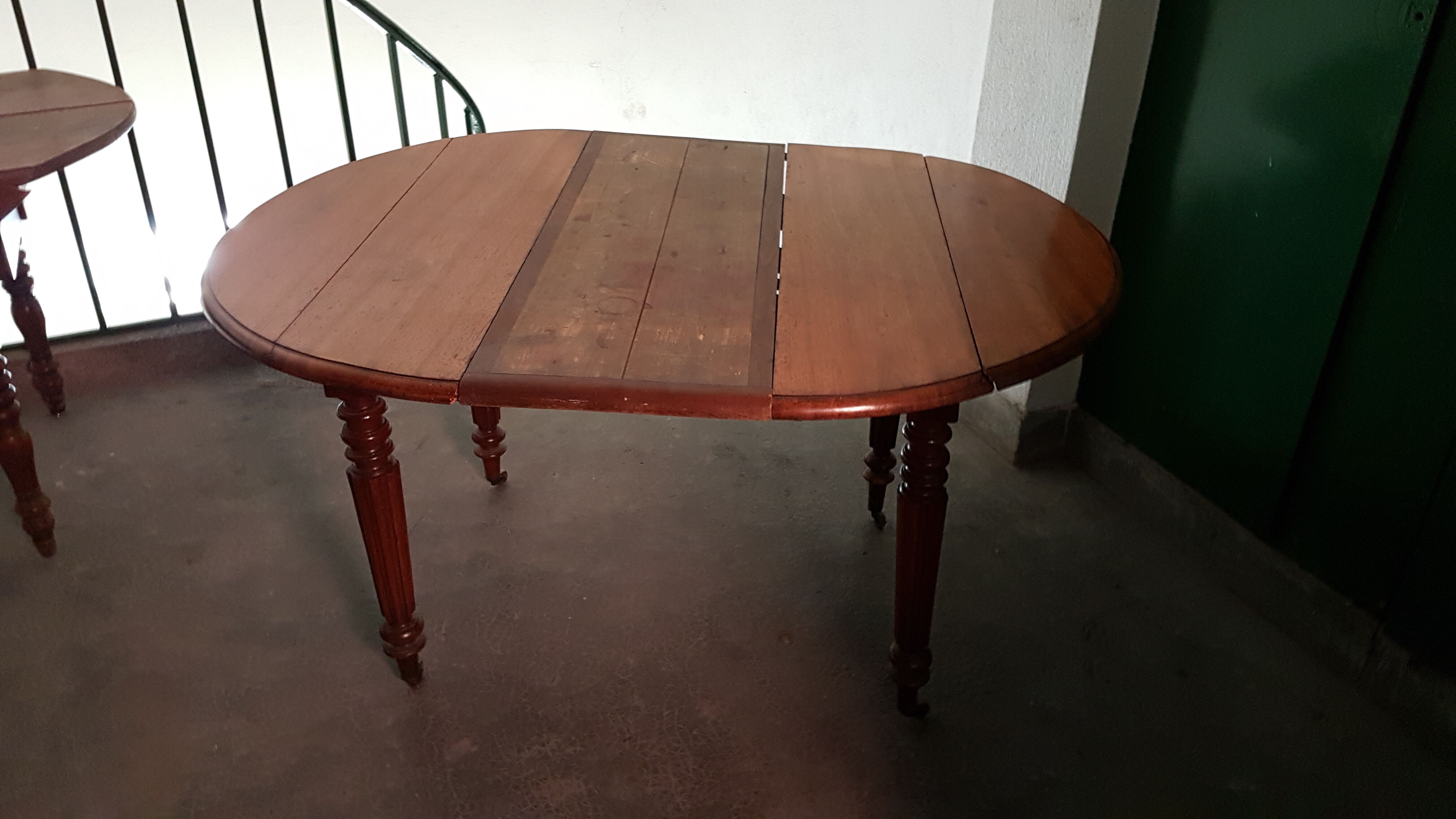 Table en chêne avec une rallonge