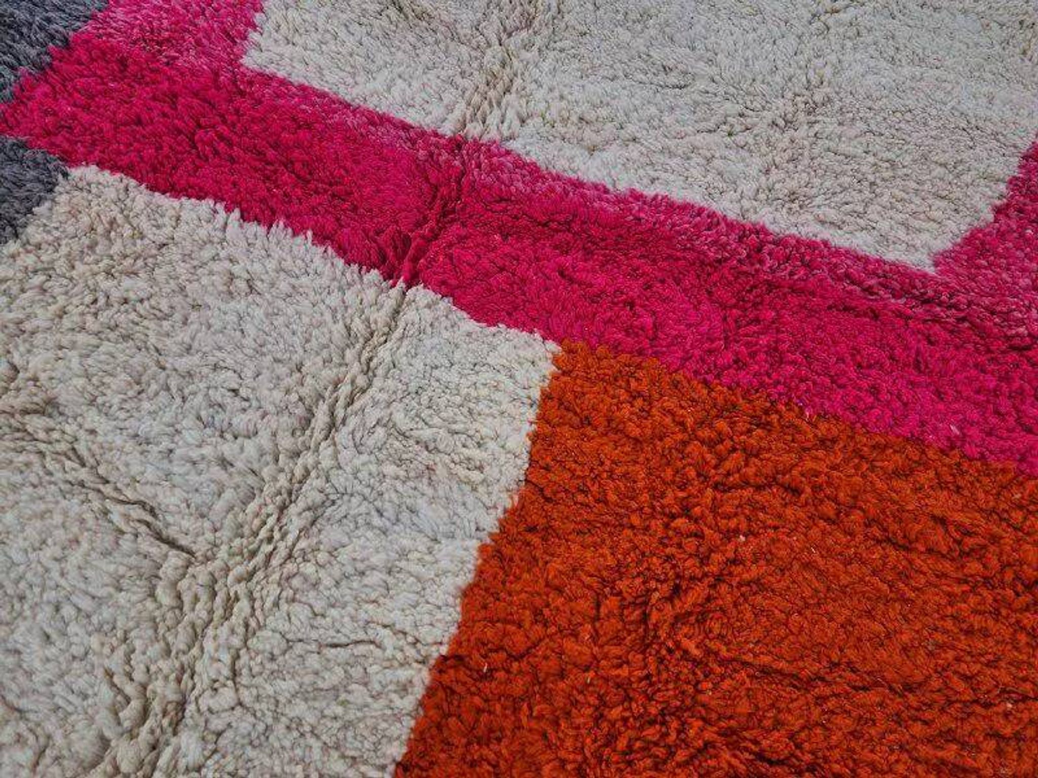 Moroccan rug in natural wool 2.5 x 1.5 m
