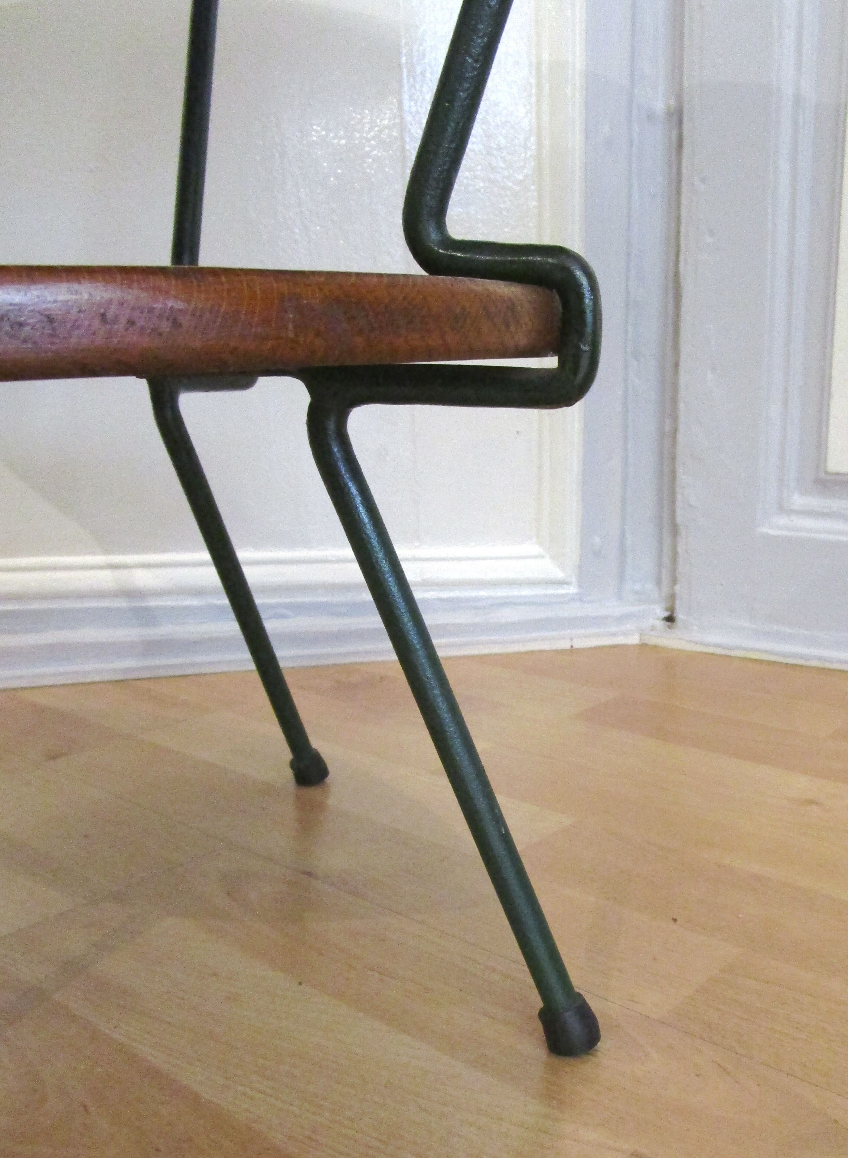 Round coffee table solid wood and vintage metal