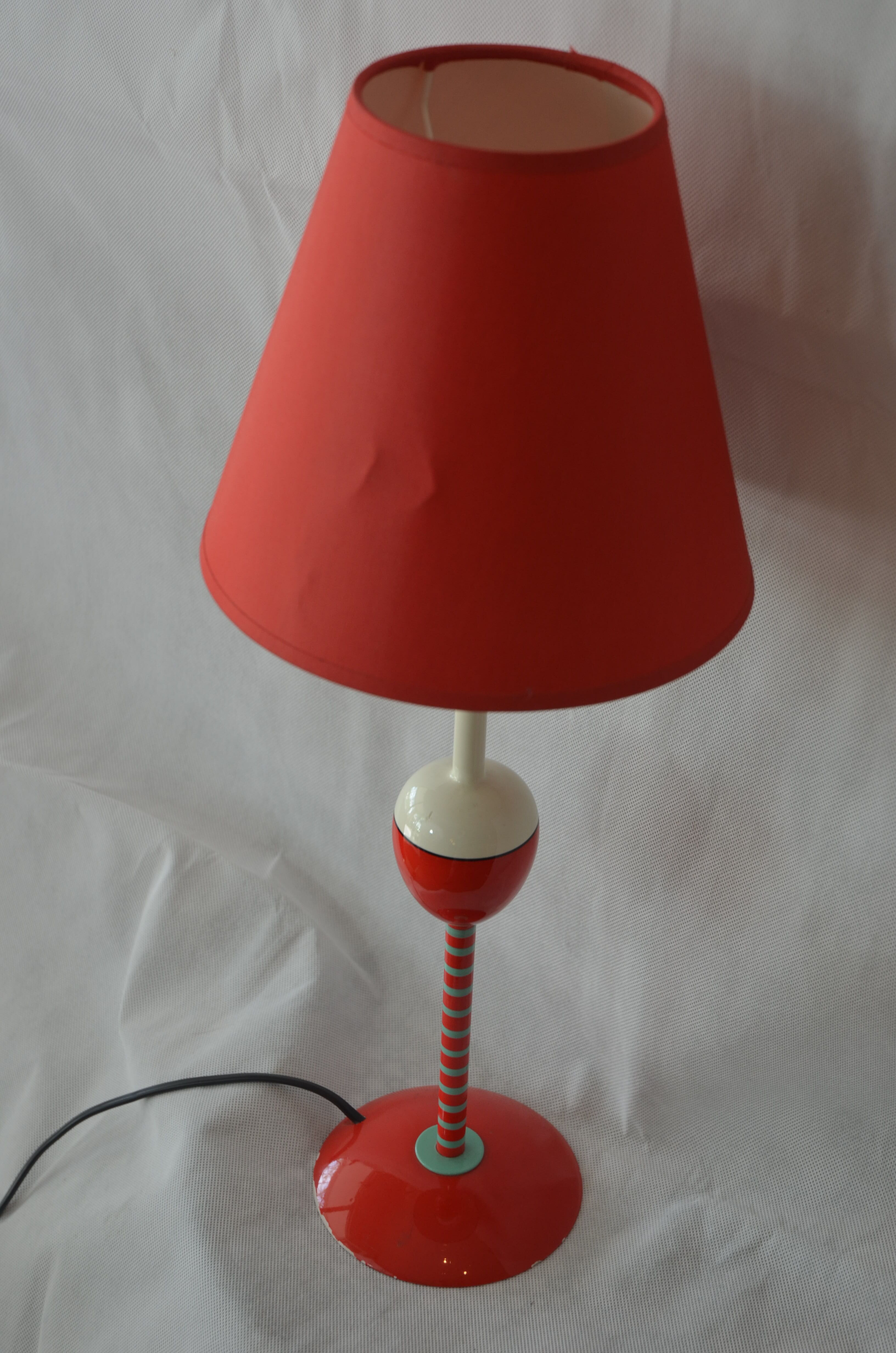 Memphis lamp