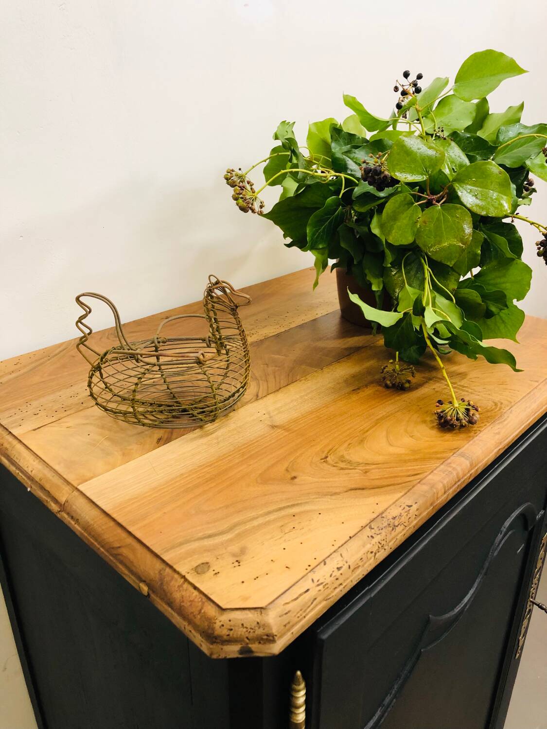 Confiturier en noyer massif