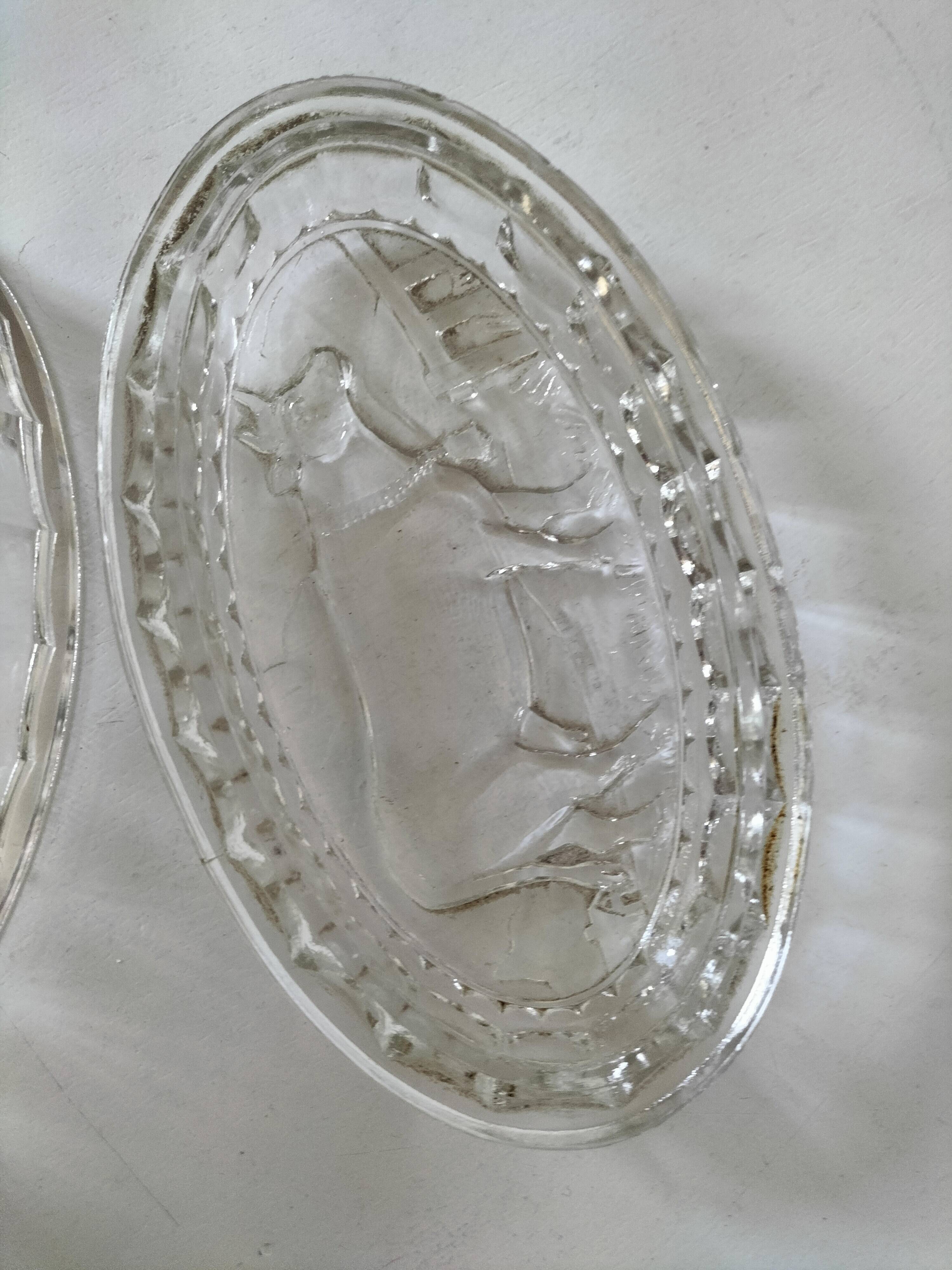 Beurrier vintage en verre pressé décor vache
