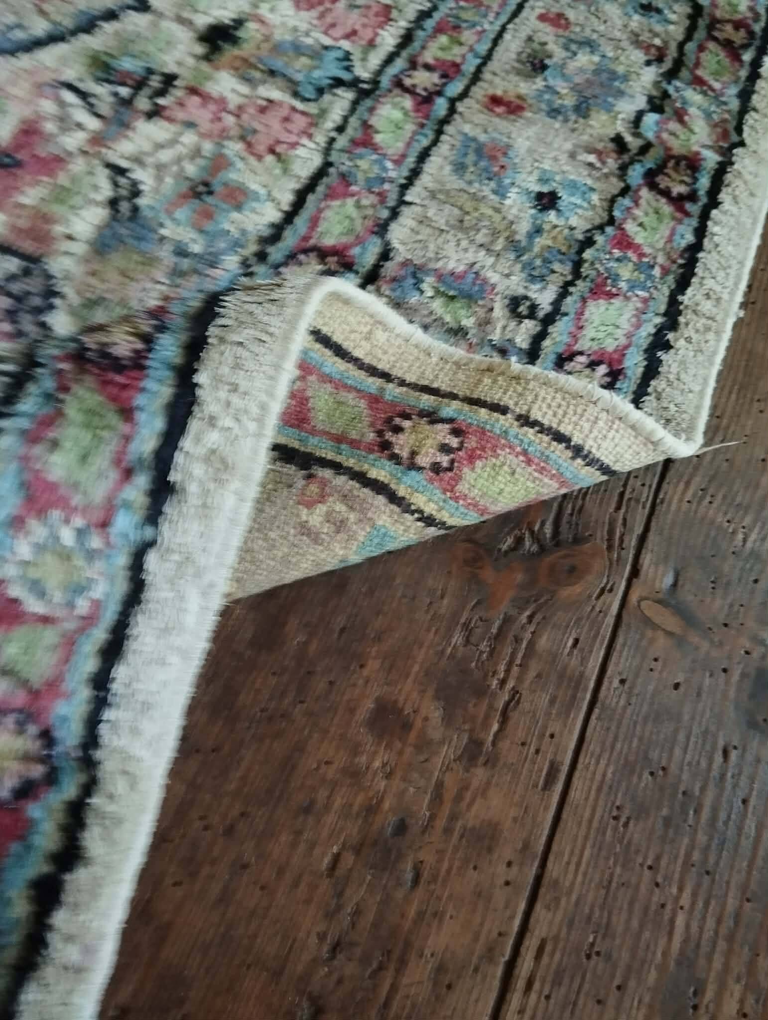 Handmade Pakistani wool and silk rug 128x80cm