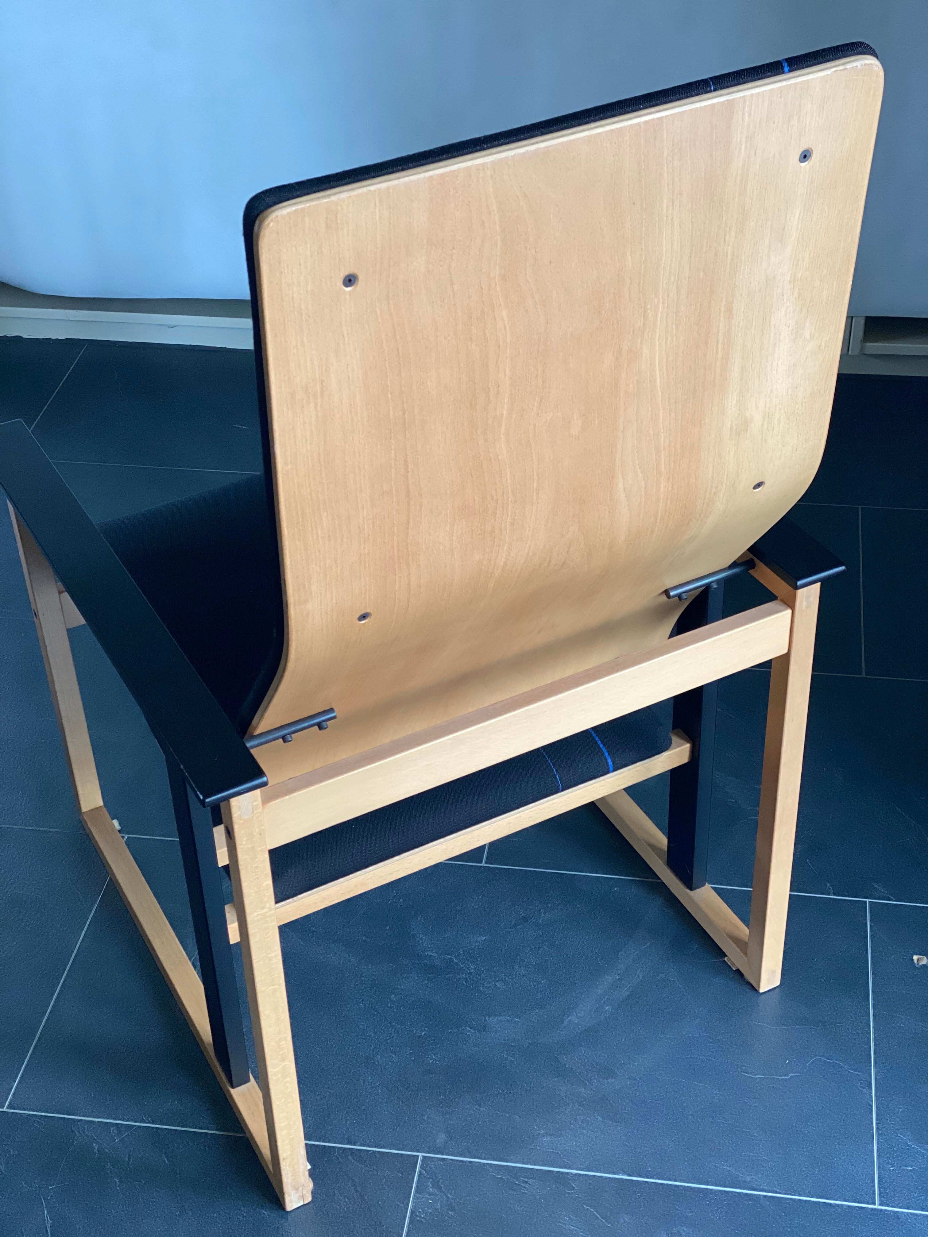 Paire de fauteuils Artza Noirs par Simo Heikkila